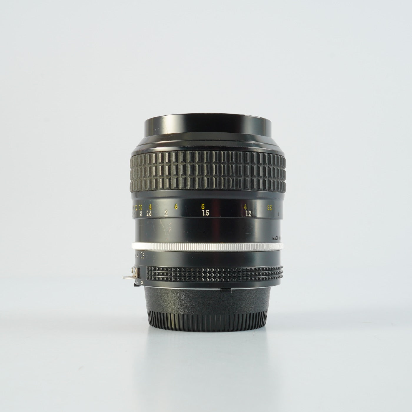 Nikon Ai NIKKOR 105mm F/2.5 単焦点レンズ