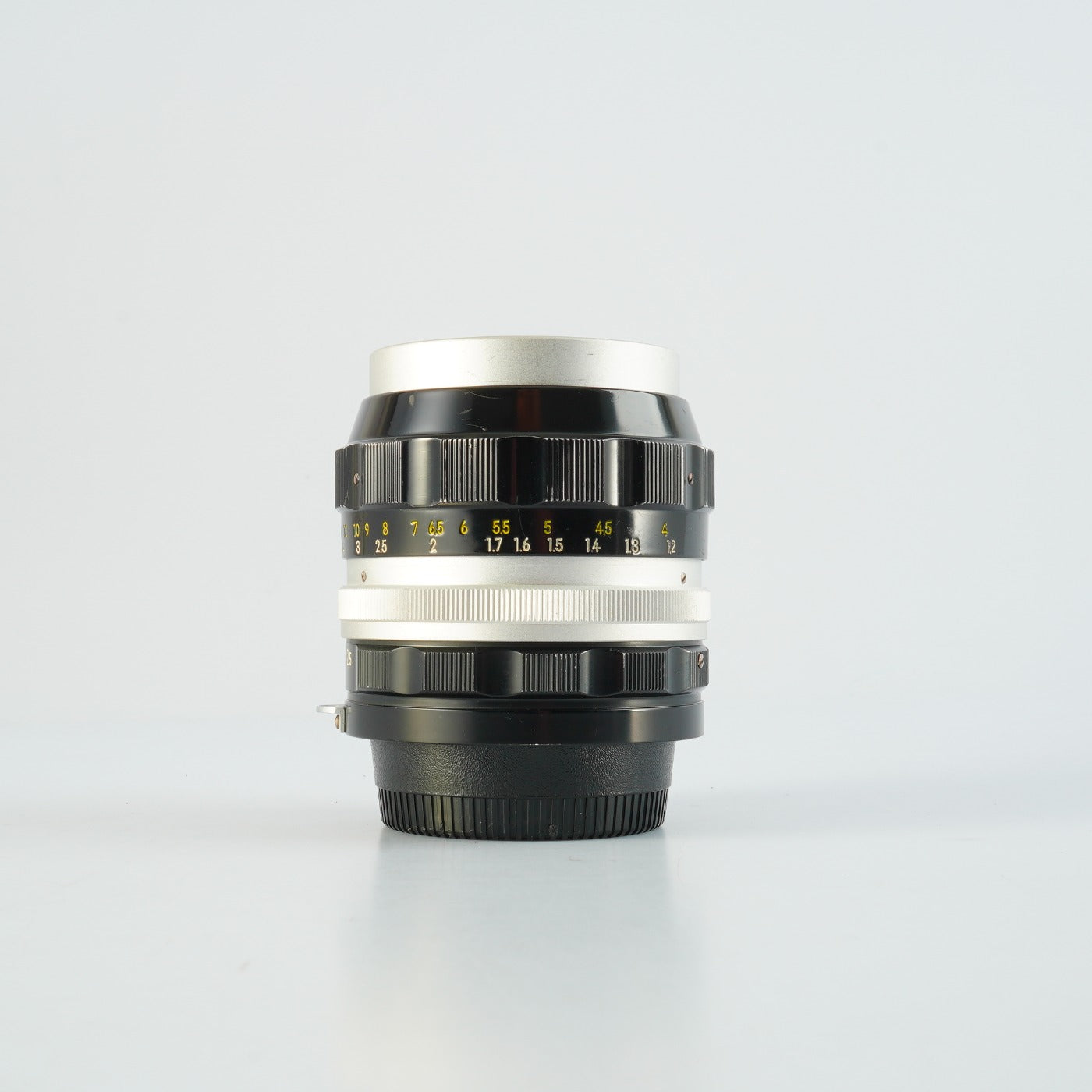 Nikon 非Ai NIKKOR-P Auto 105mm F/2.5 単焦点レンズ