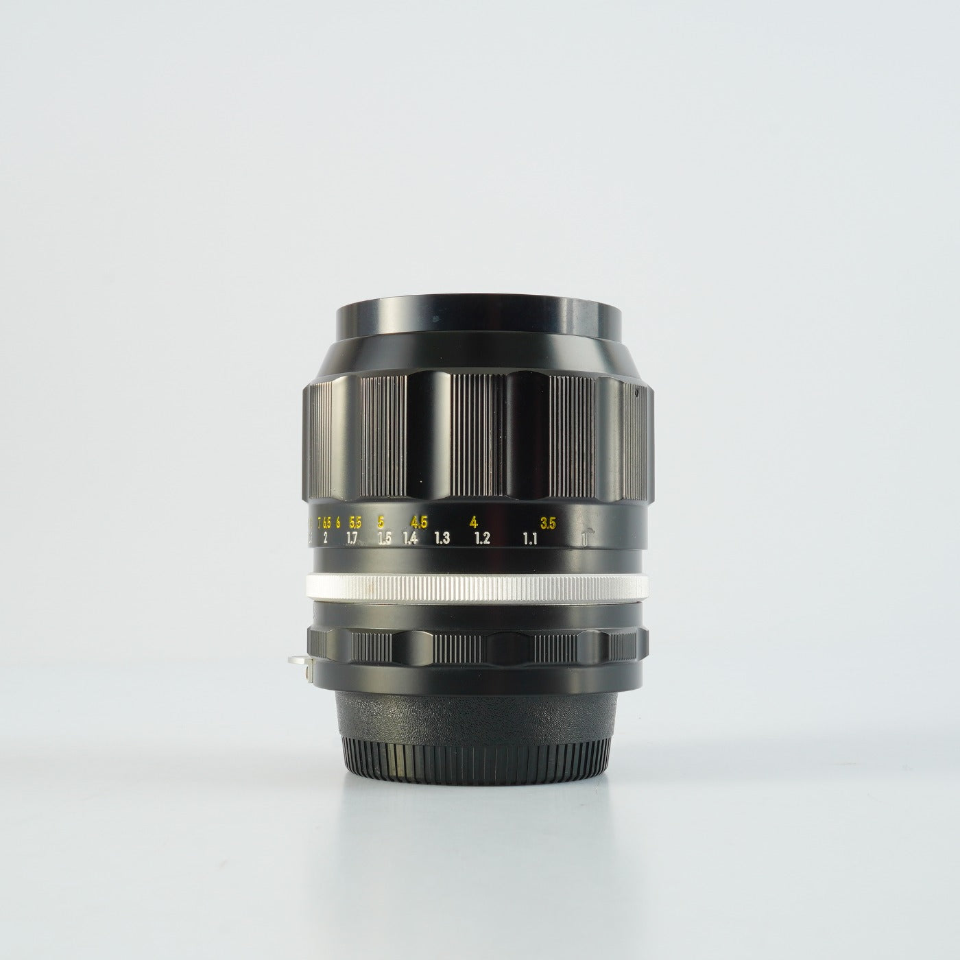 Nikon 非Ai NIKKOR-P Auto 105mm F/2.5 単焦点レンズ