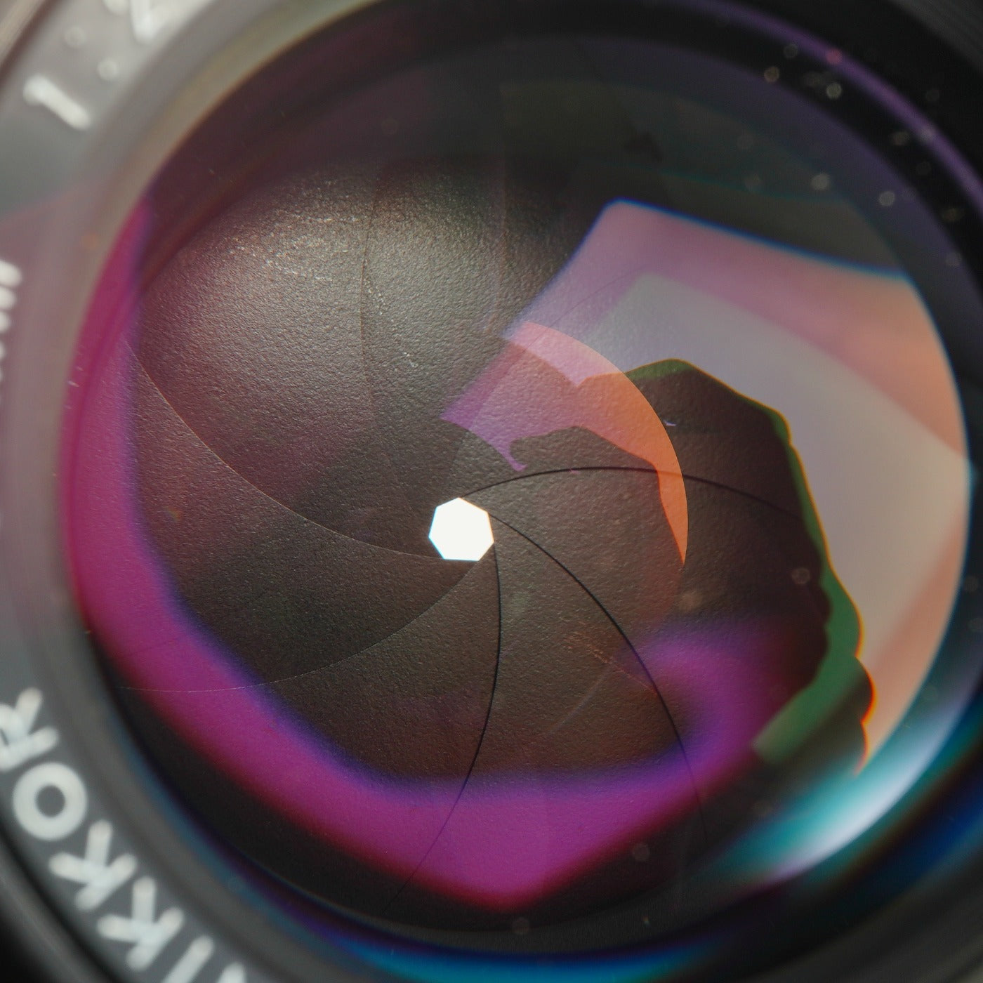 Nikon Ai-S NIKKOR 85mm F/2 単焦点レンズ