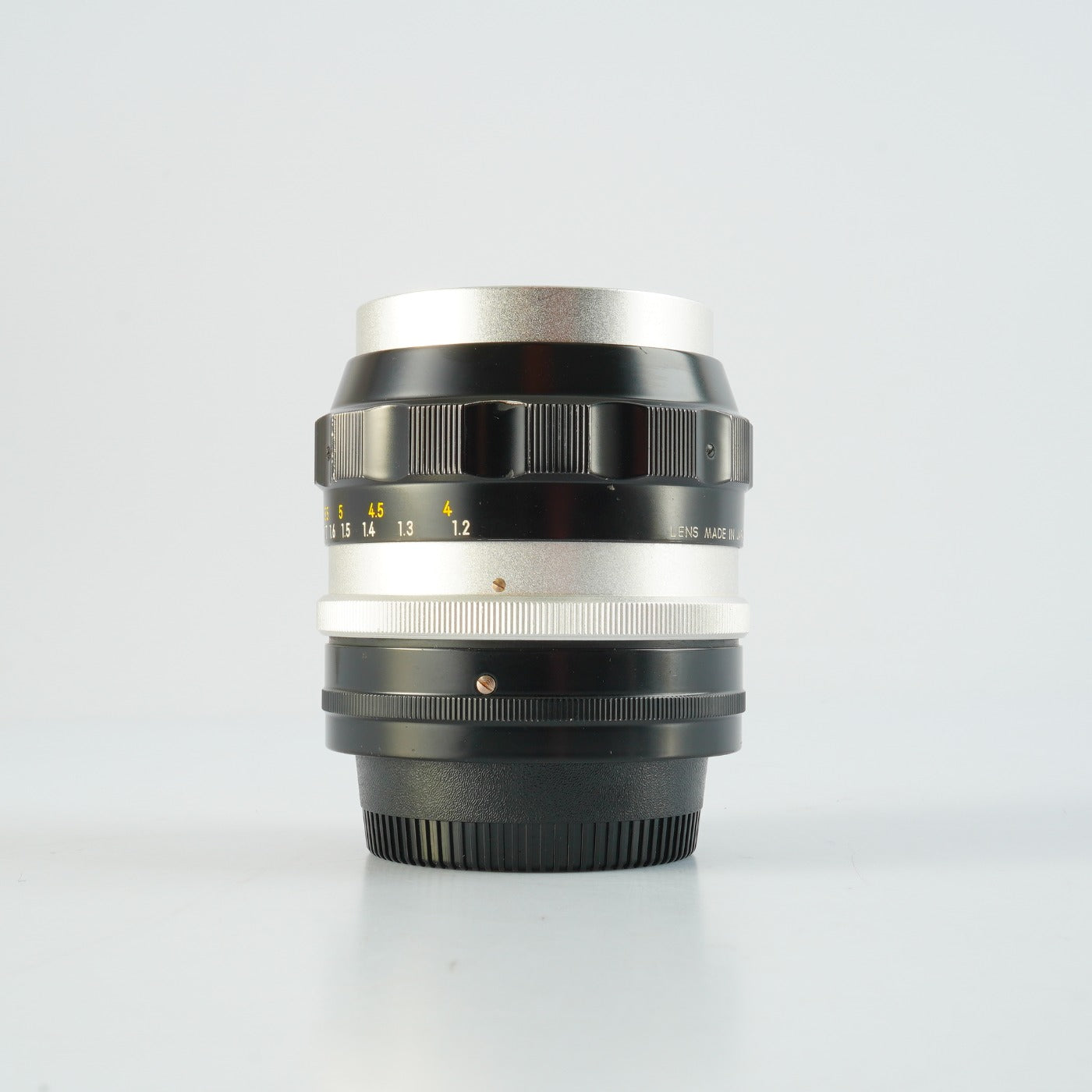 Nikon 非Ai NIKKOR-P Auto 10.5cm 105mm F/2.5 単焦点レンズ