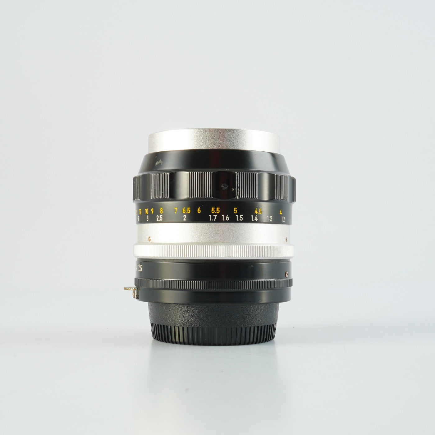 Nikon 非Ai NIKKOR-P Auto 10.5cm 105mm F/2.5 単焦点レンズ