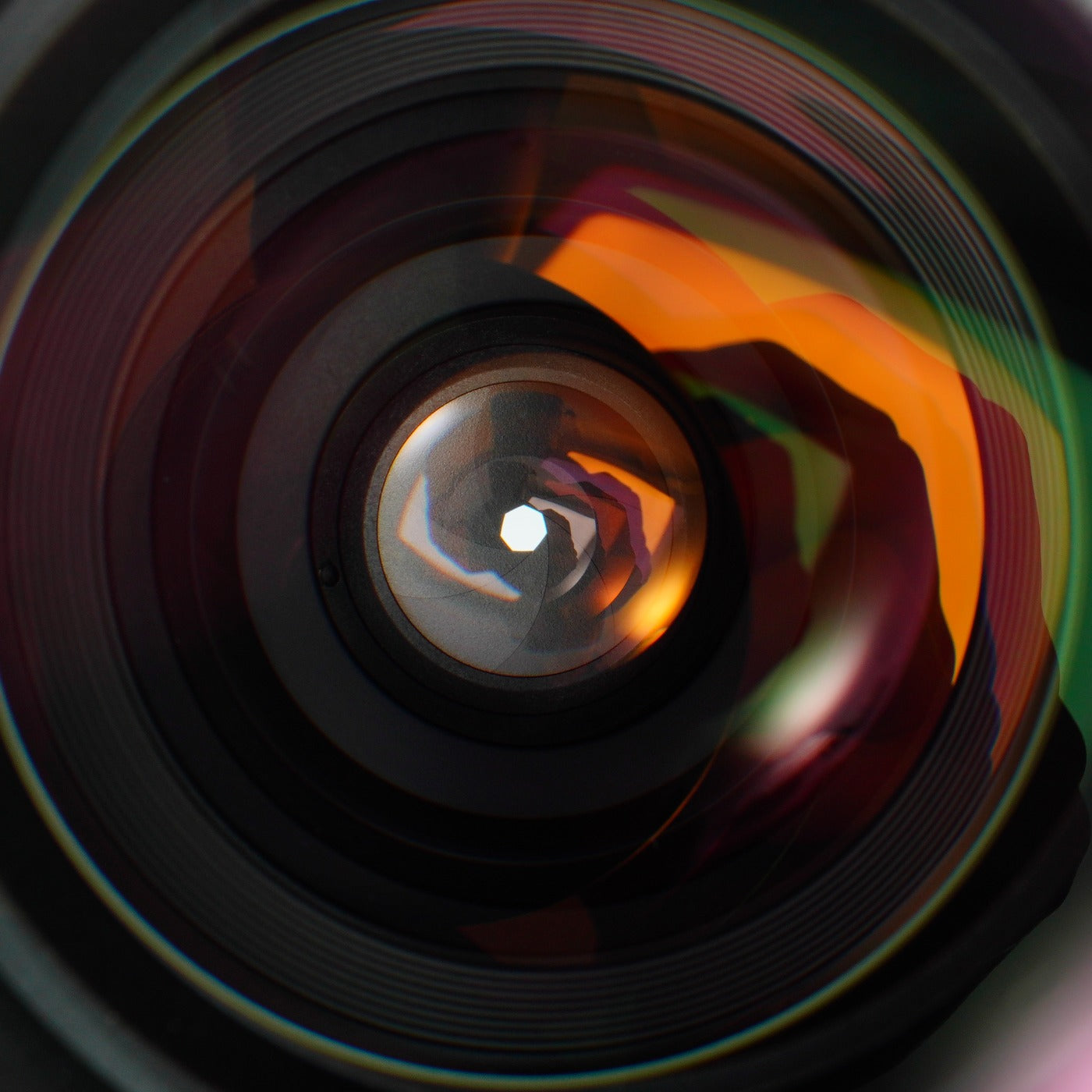 Nikon AF NIKKOR 24-50mm F/3.3-4.5 D ズームレンズ