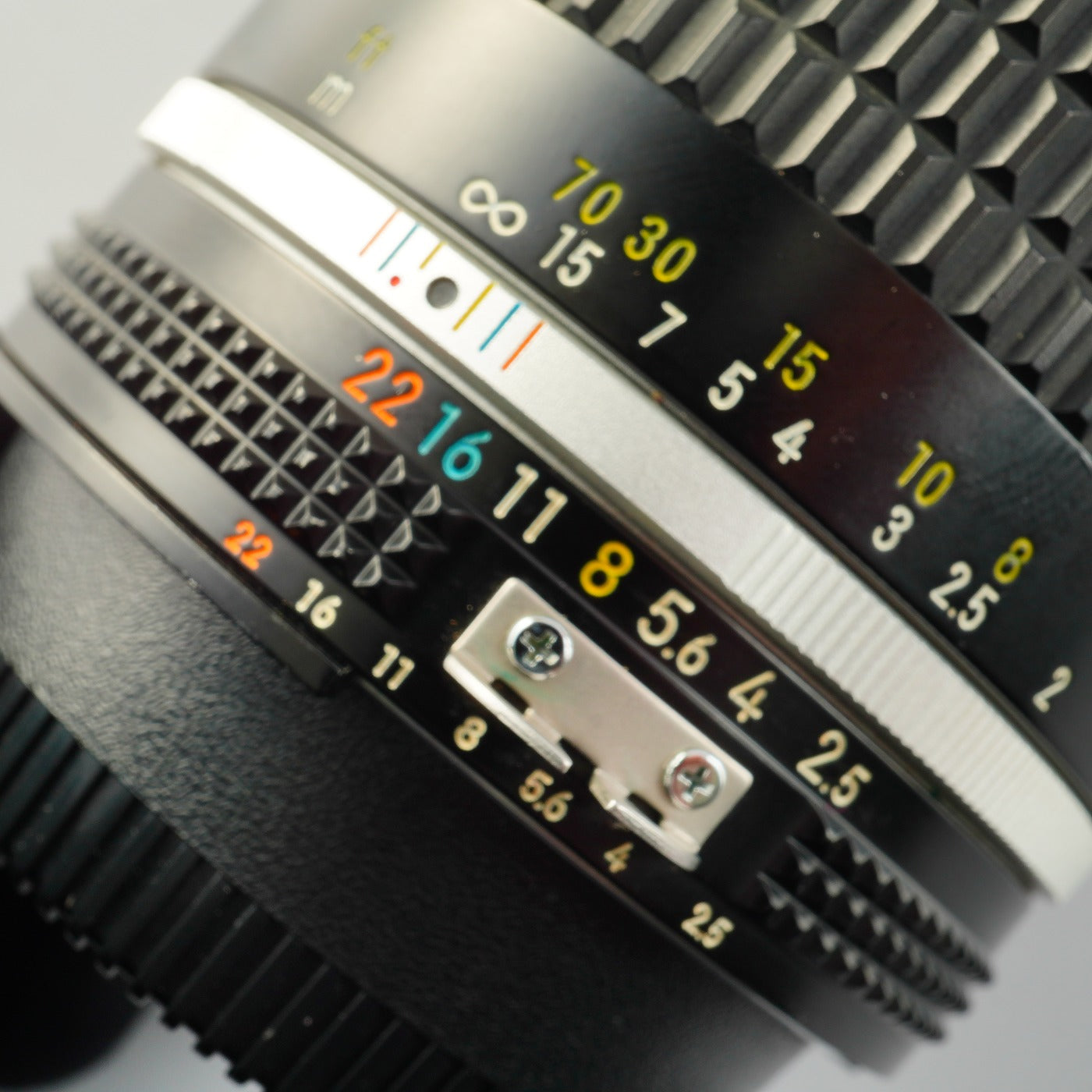 Nikon Ai-S NIKKOR 105mm F/2.5 単焦点レンズ