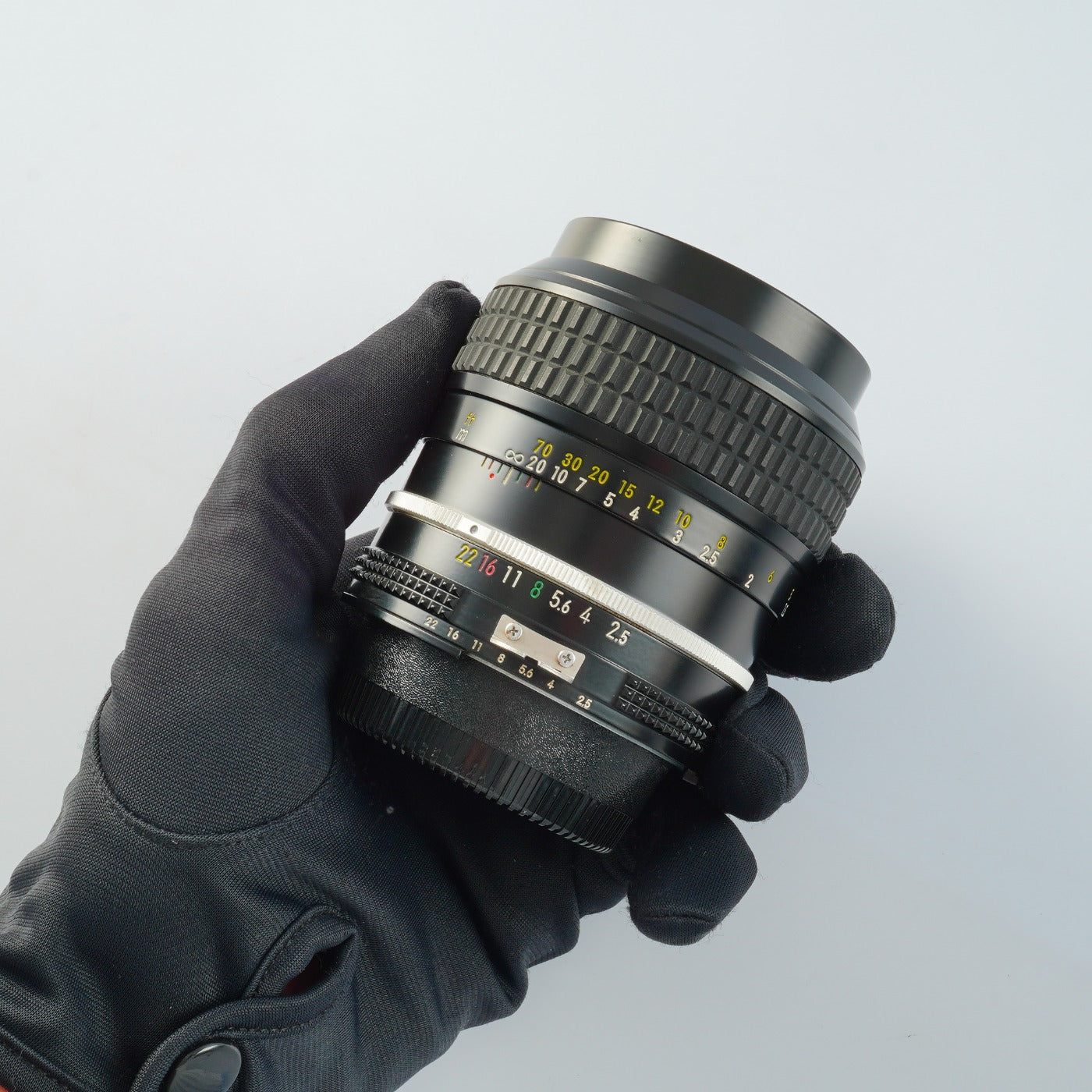 Nikon Ai NIKKOR 105mm F/2.5 単焦点レンズ