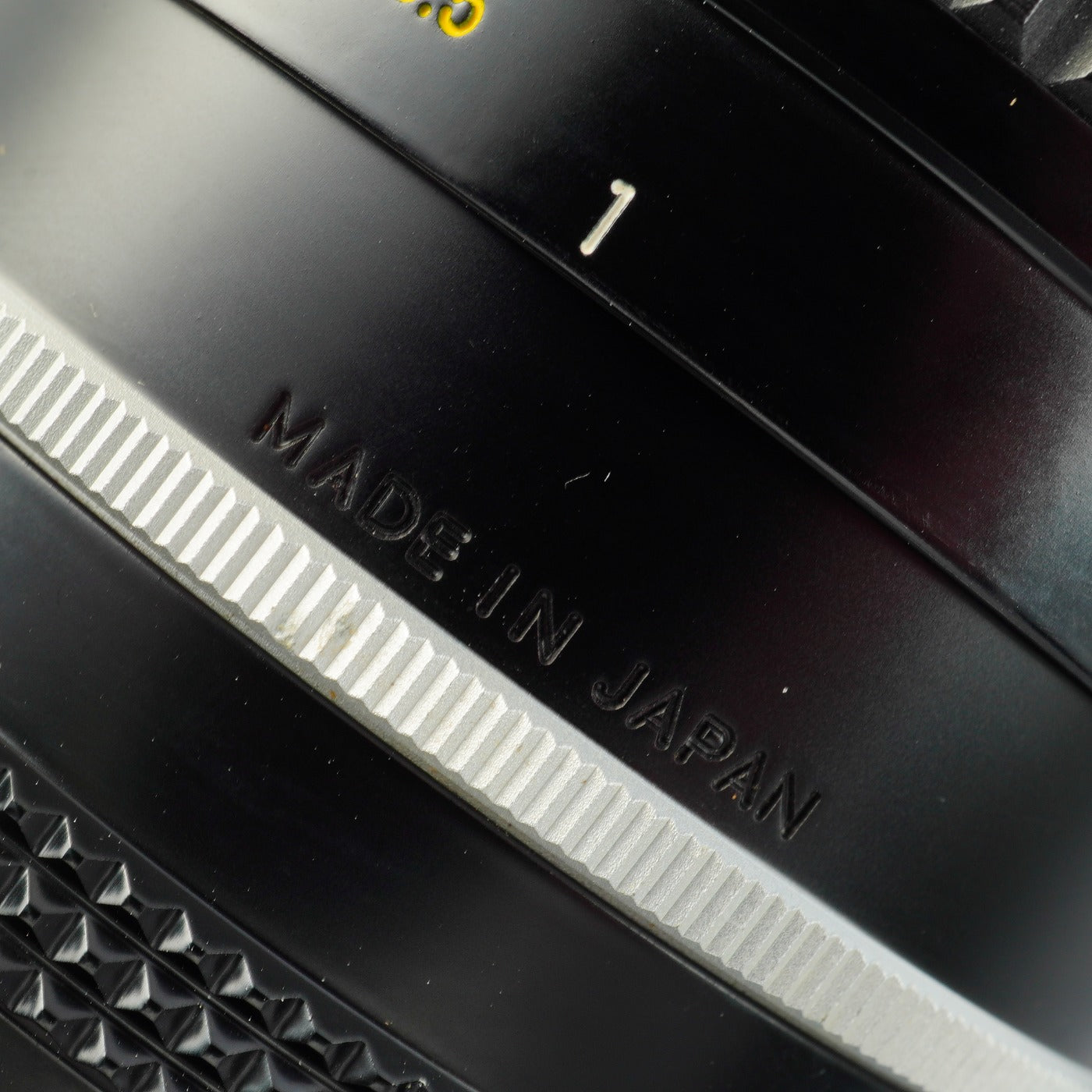Nikon Ai NIKKOR 105mm F/2.5 単焦点レンズ