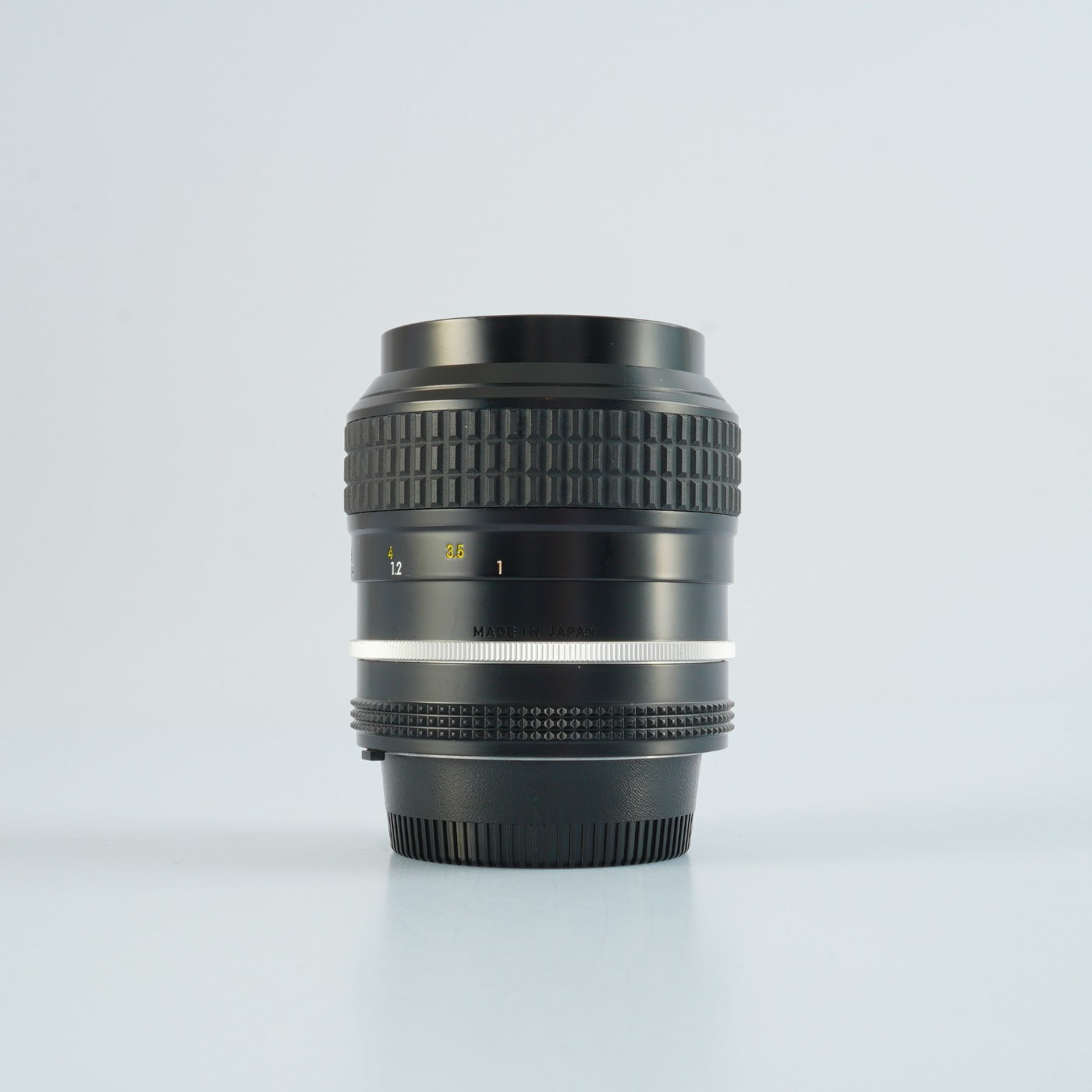 Nikon Ai NIKKOR 105mm F/2.5 単焦点レンズ