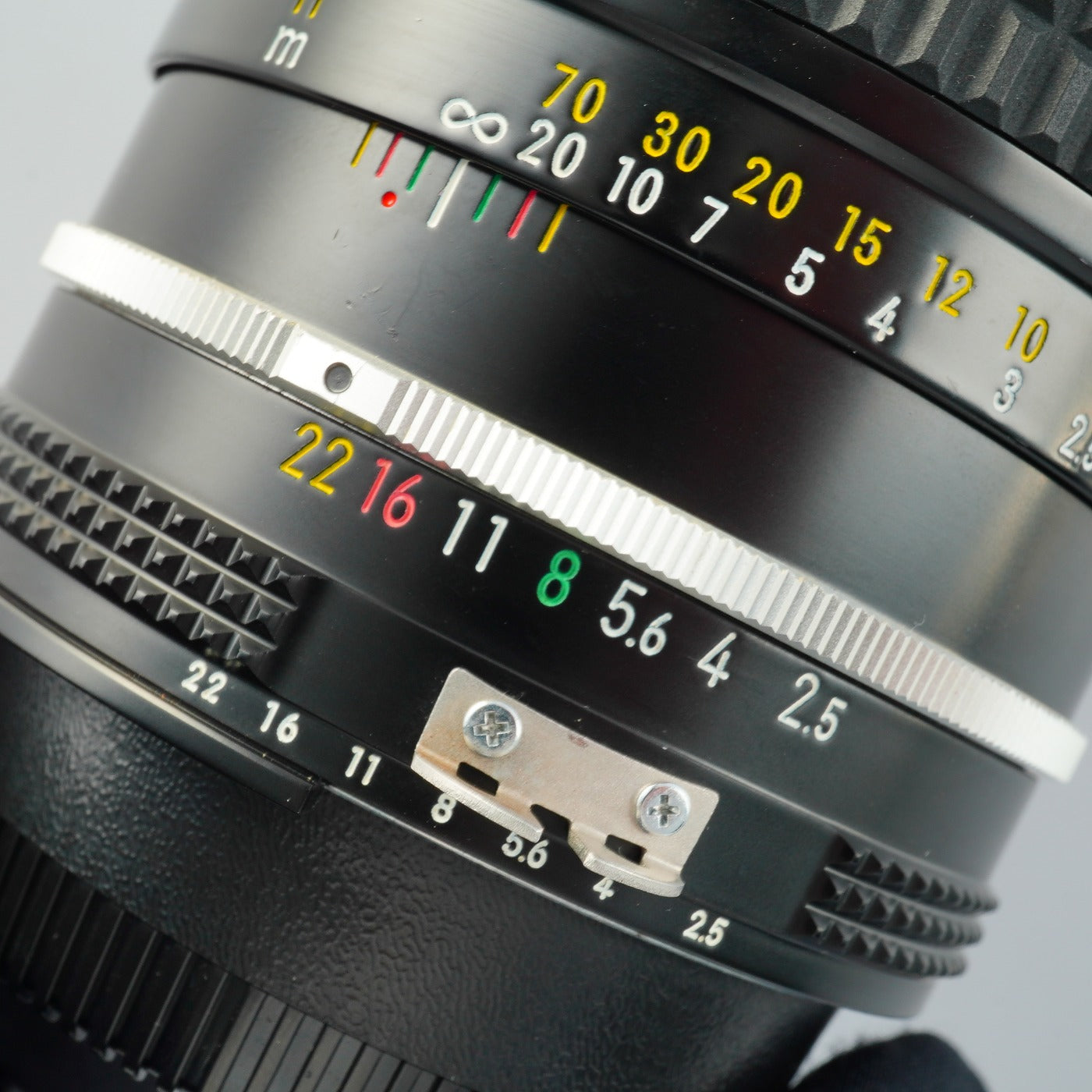 Nikon Ai NIKKOR 105mm F/2.5 単焦点レンズ