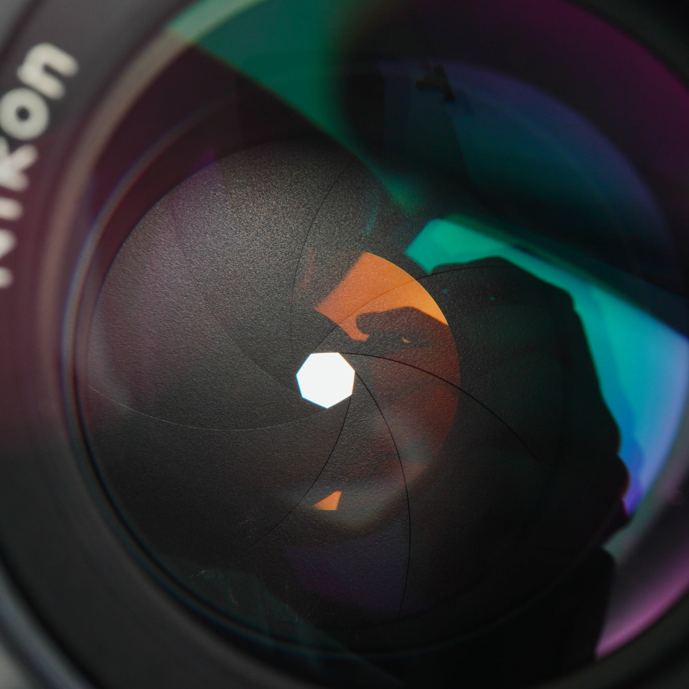 Nikon Ai NIKKOR 105mm F/2.5 単焦点レンズ