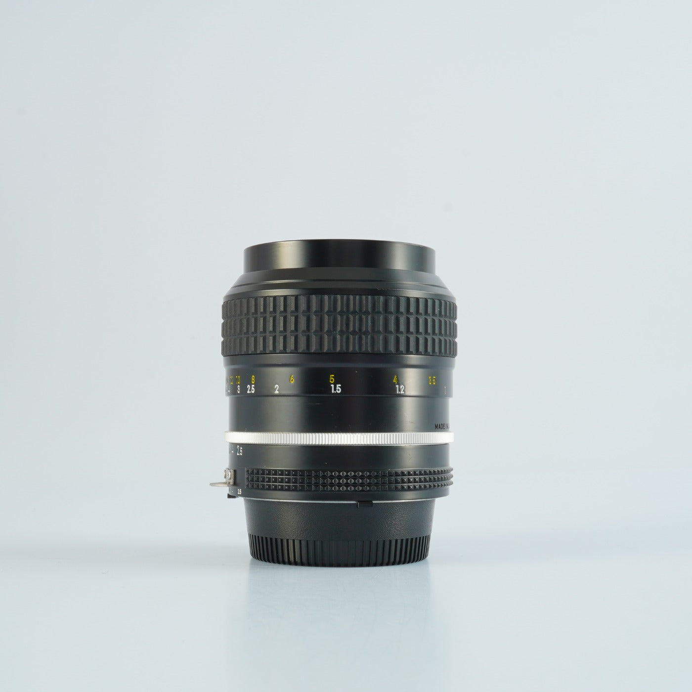 Nikon Ai NIKKOR 105mm F/2.5 単焦点レンズ