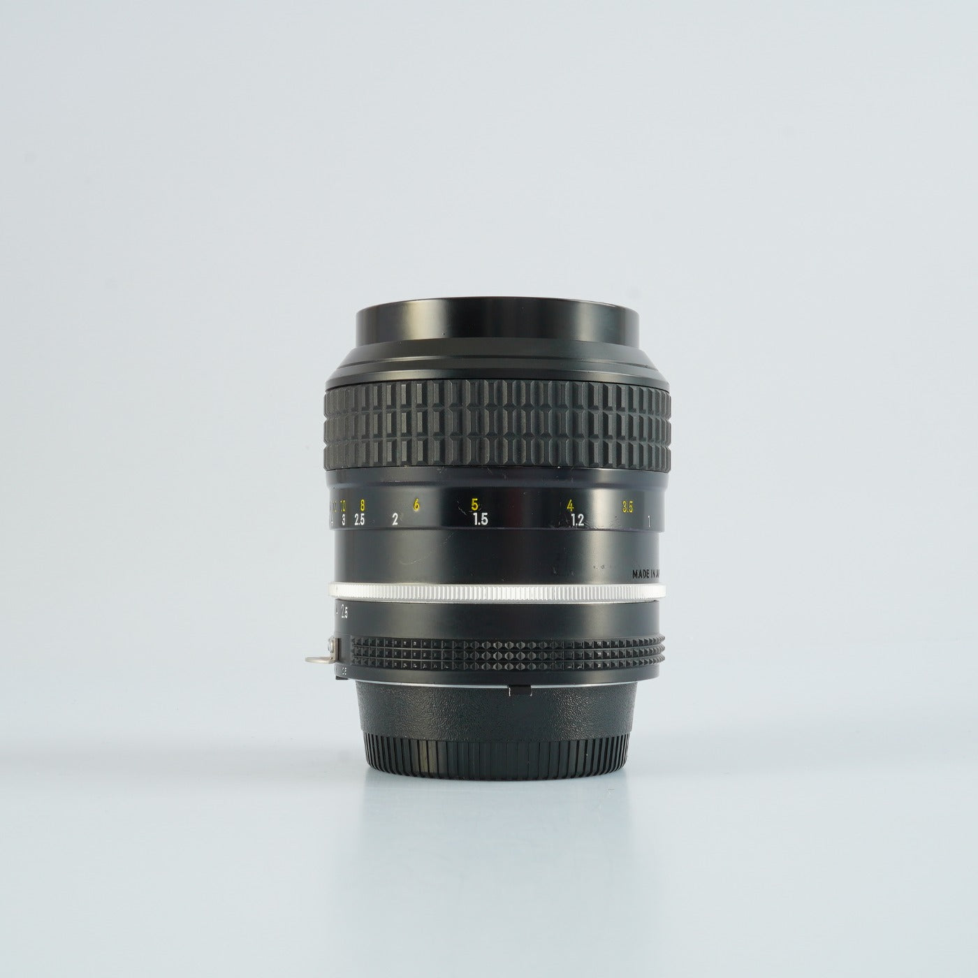 Nikon Ai NIKKOR 105mm F/2.5 単焦点レンズ
