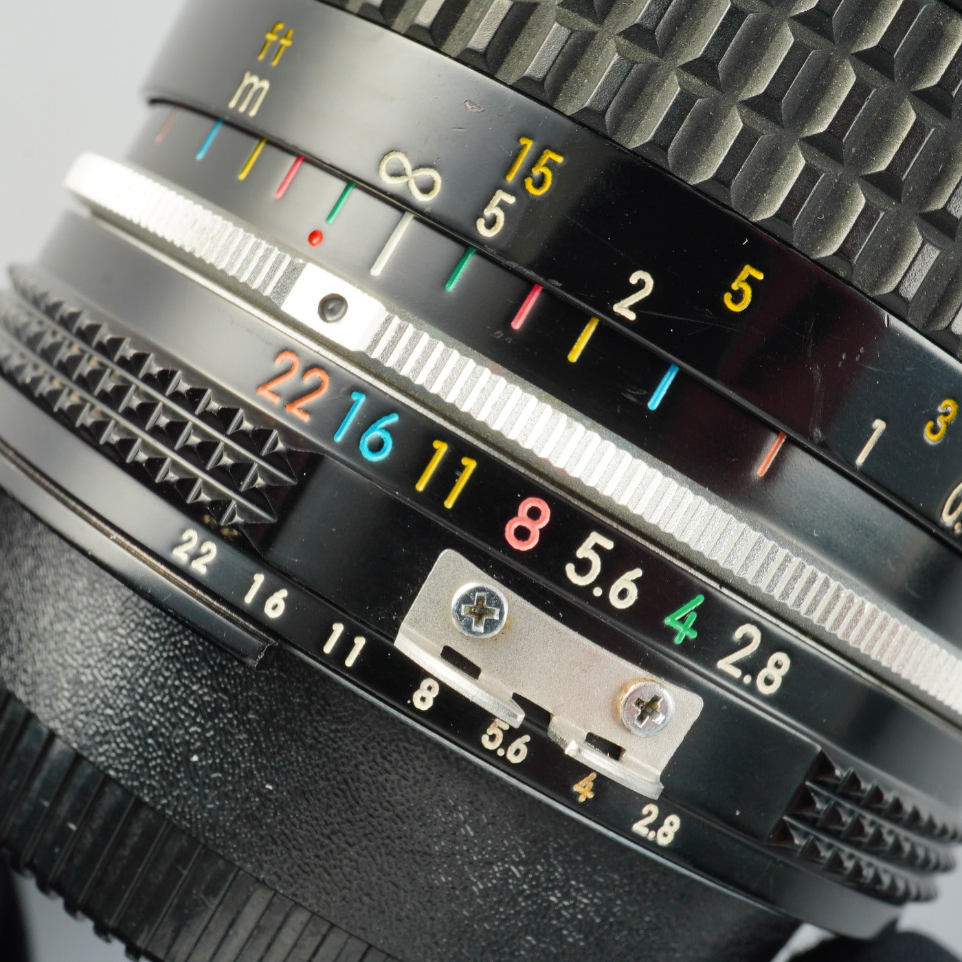 Nikon Ai Nikkor 28mm F/2.8 単焦点レンズ