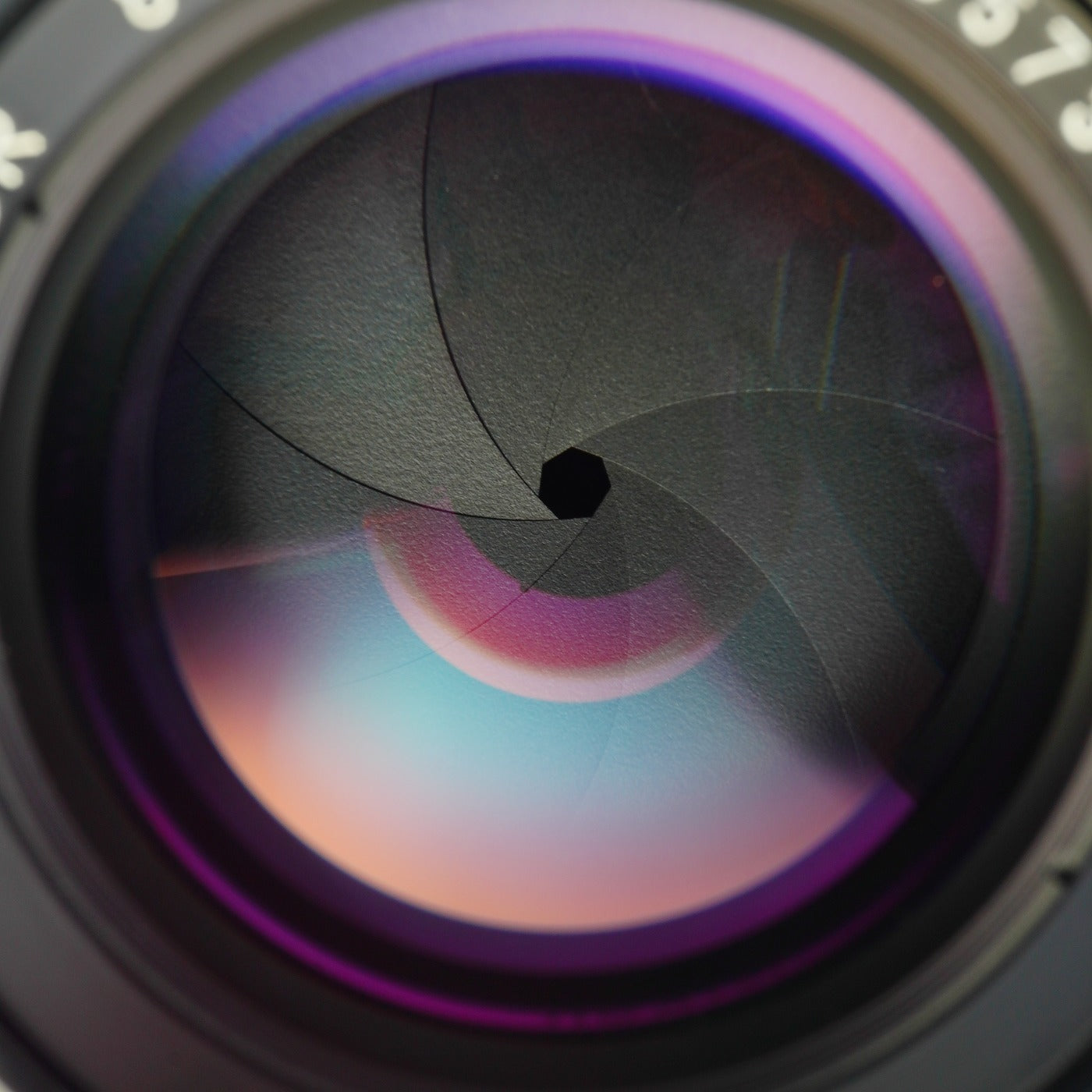 Nikon Ai-S NIKKOR 85mm F/2 単焦点レンズ