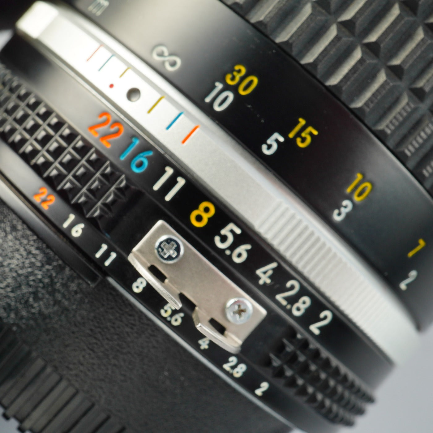 Nikon Ai-S NIKKOR 85mm F/2 単焦点レンズ