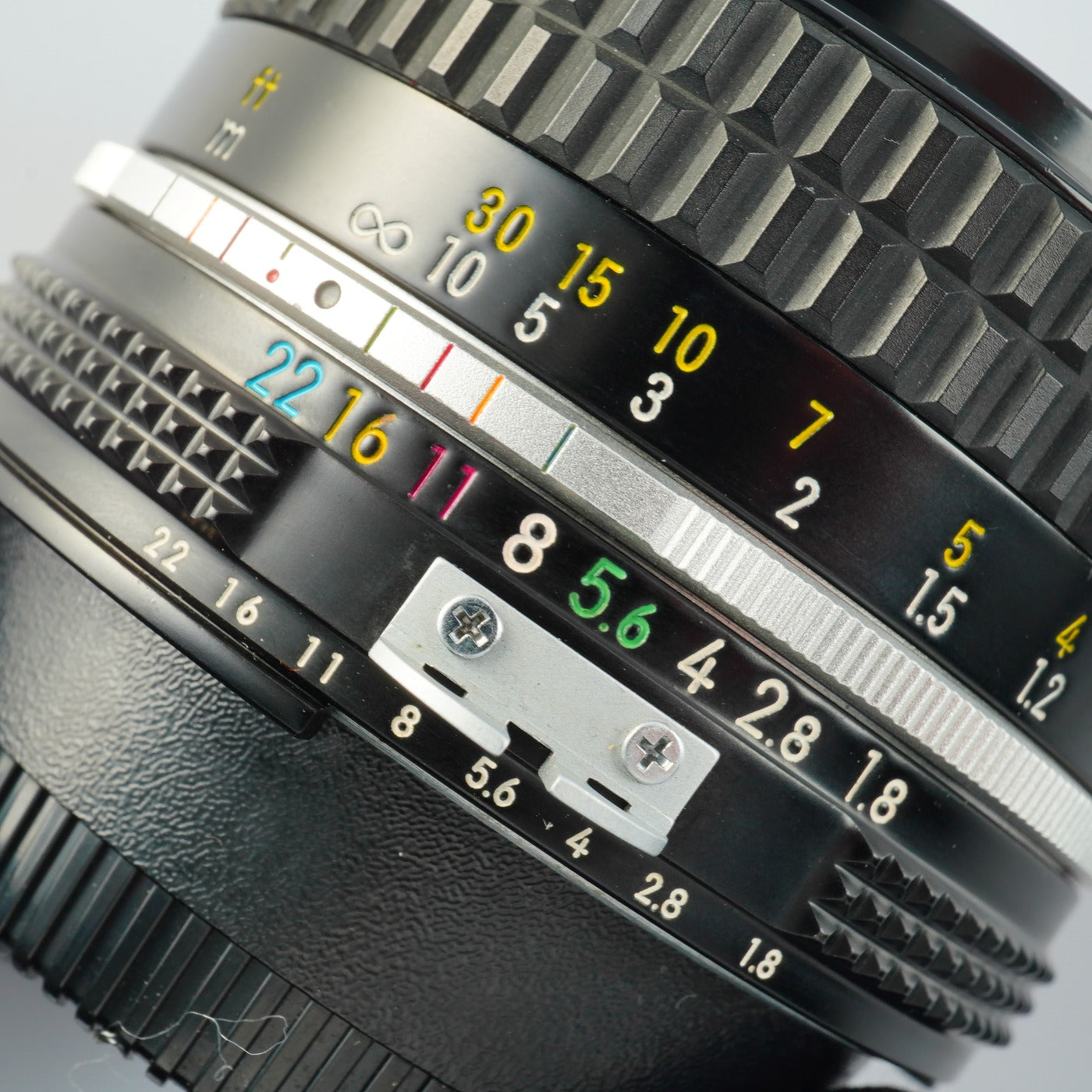 Nikon Ai Nikkor 50mm F/1.8 単焦点レンズ