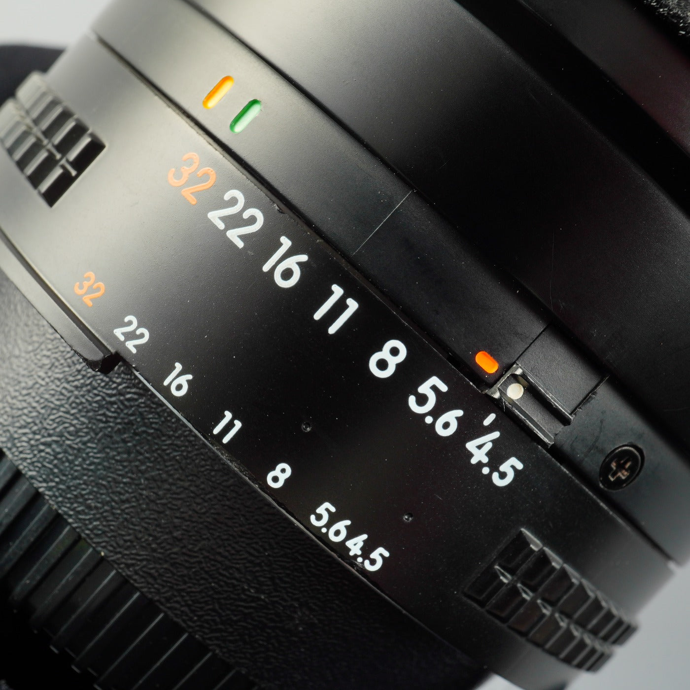 Nikon AF NIKKOR 75-300mm F/4.5-5.6 ズームレンズ