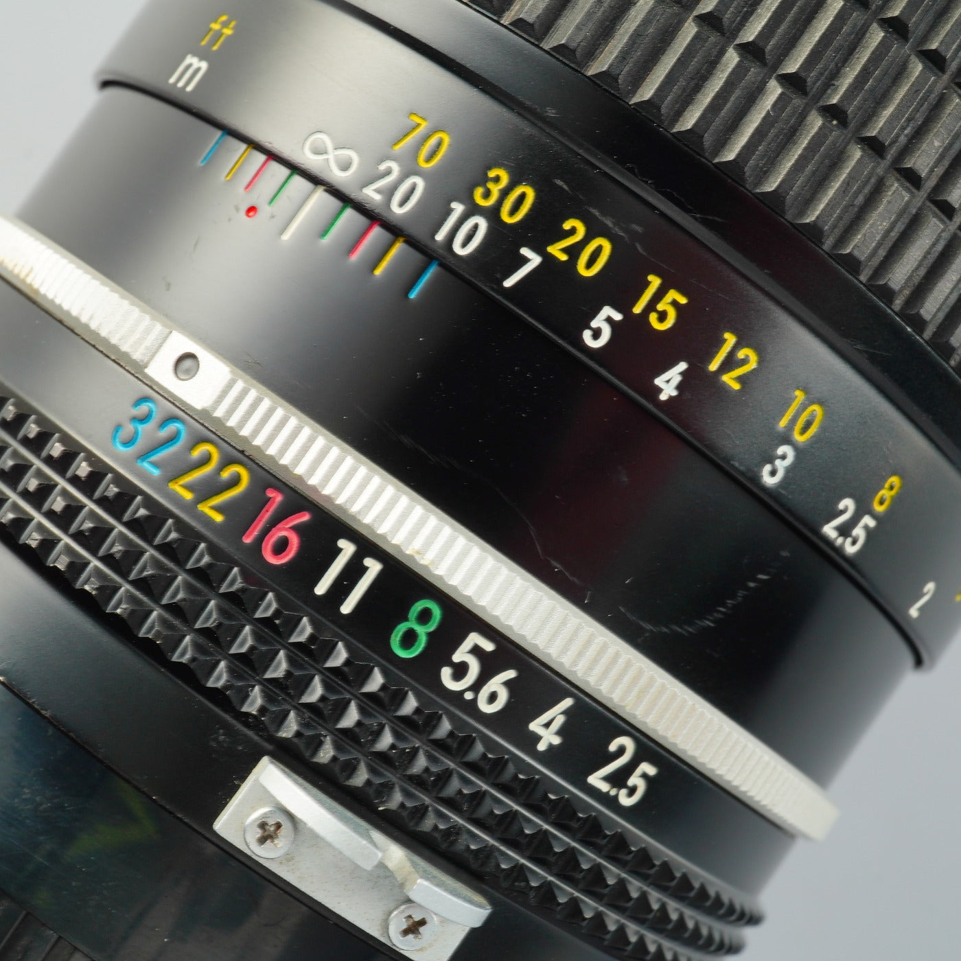 Nikon 非Ai Nikkor 105mm F/2.5 単焦点レンズ