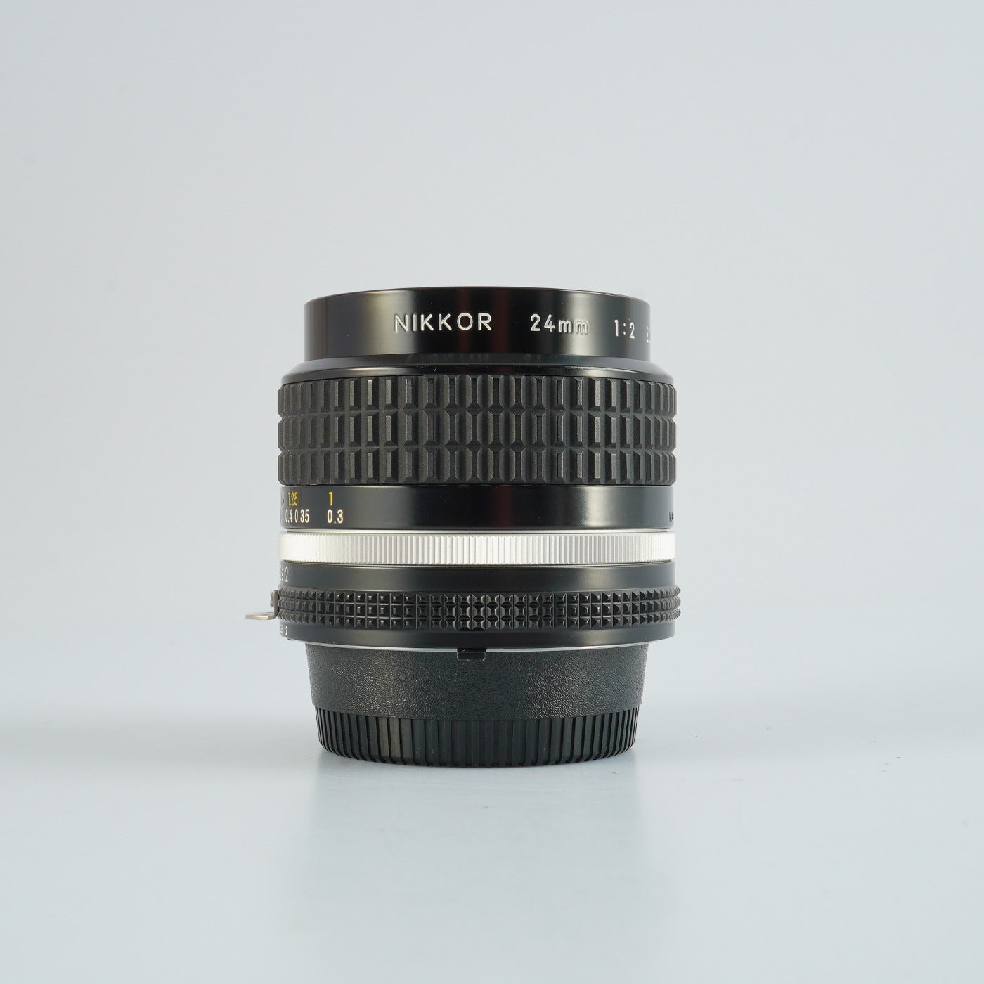 【Serviced】 Nikon Ai-S Nikkor 24mm F/2 単焦点レンズ