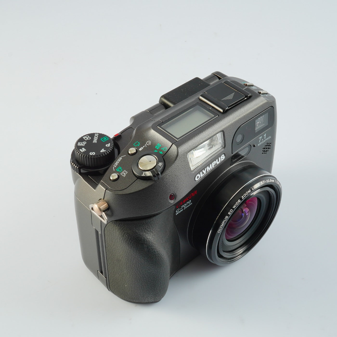 OLYMPUS CAMEDIA C-7070 Wide Zoom コンパクトデジタルカメラ