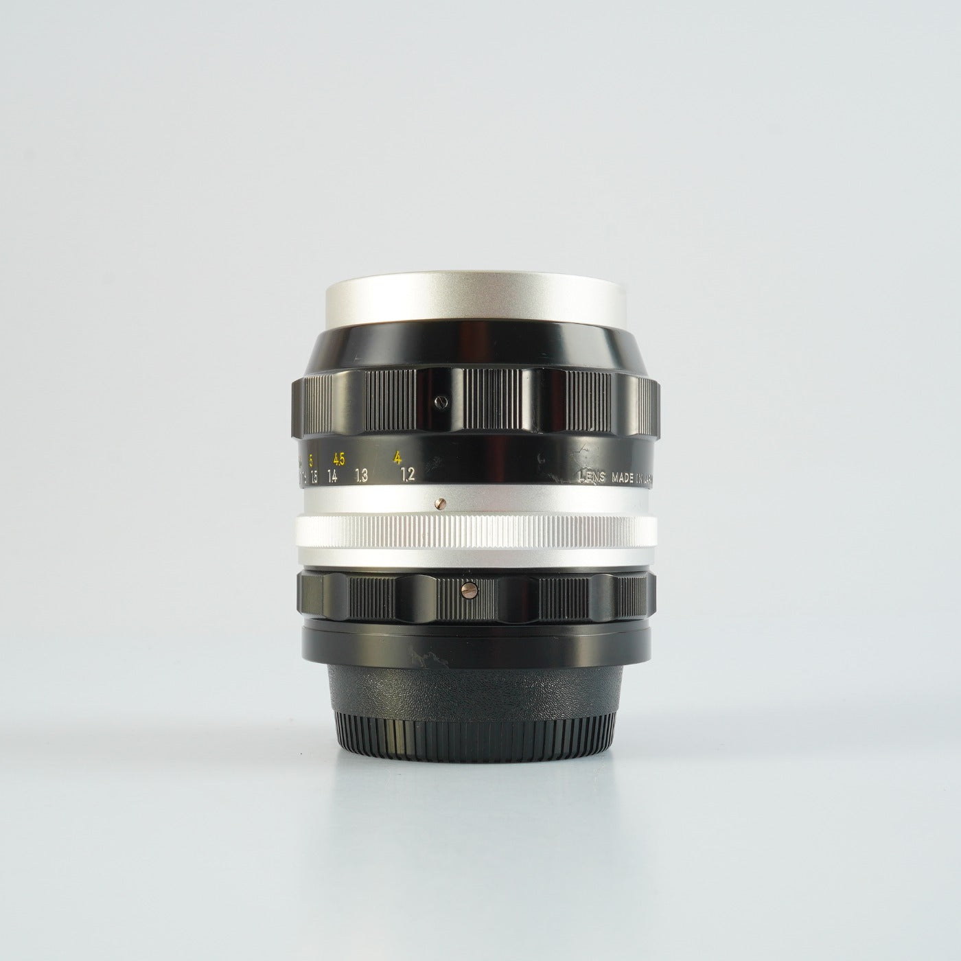【Serviced】 Nikon 非Ai NIKKOR-P Auto 105mm F/2.5 単焦点レンズ