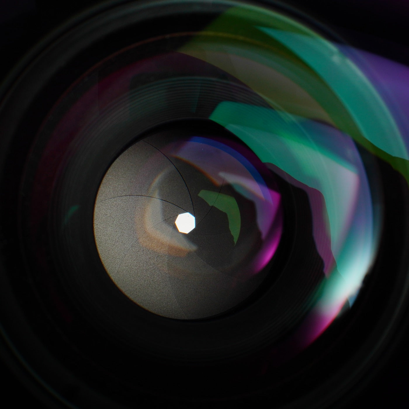 Nikon Ai NIKKOR 28mm F/2 単焦点レンズ