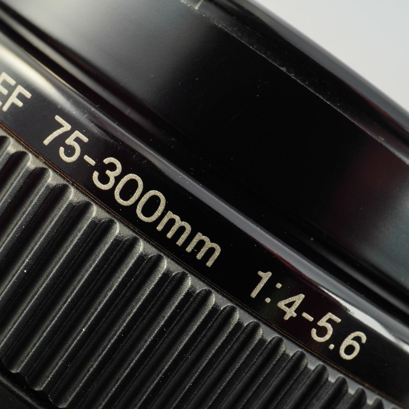 Canon EF 75-300mm F/4-5.6 ズームレンズ