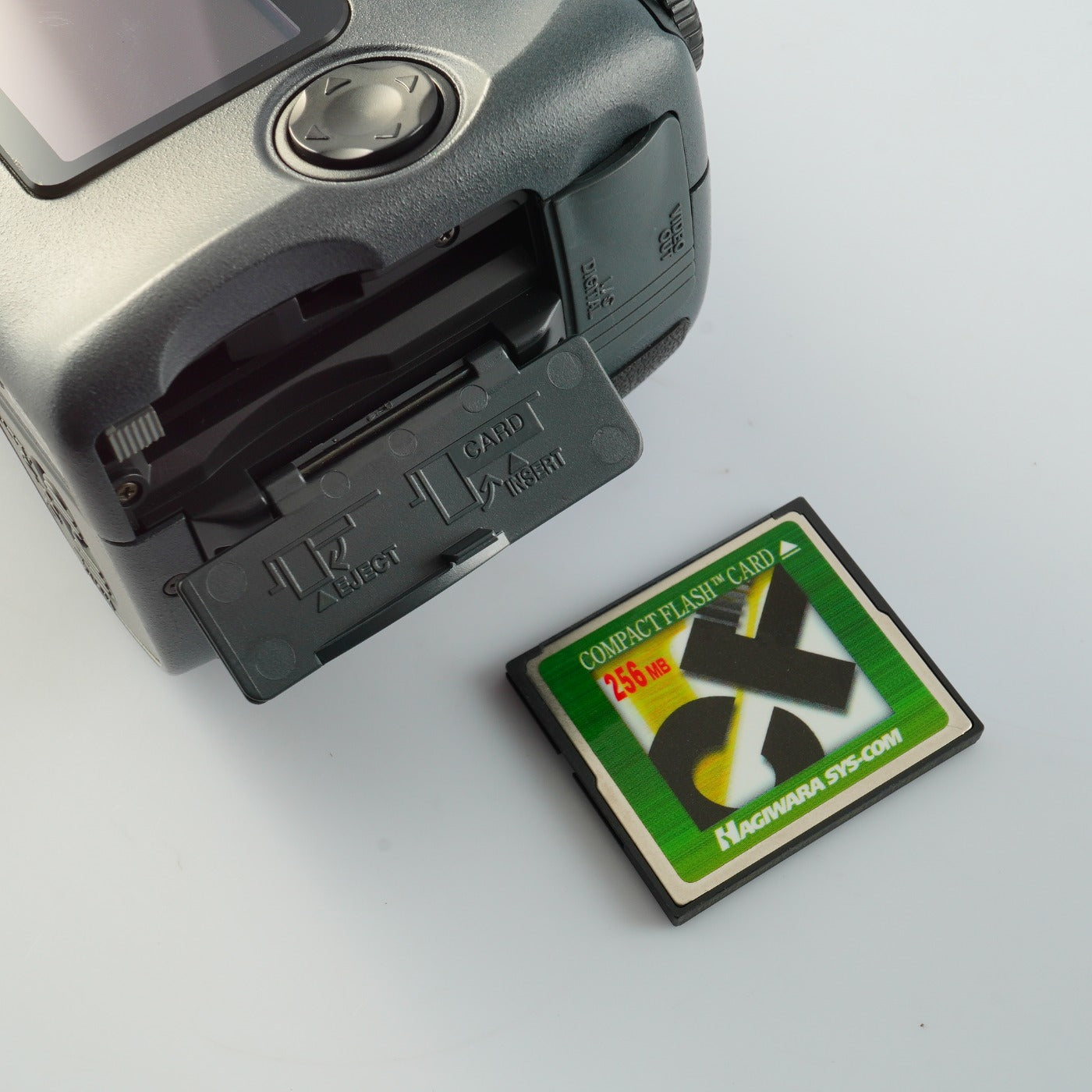 Nikon Coolpix 990 + CF 256MB コンパクトデジタルカメラ