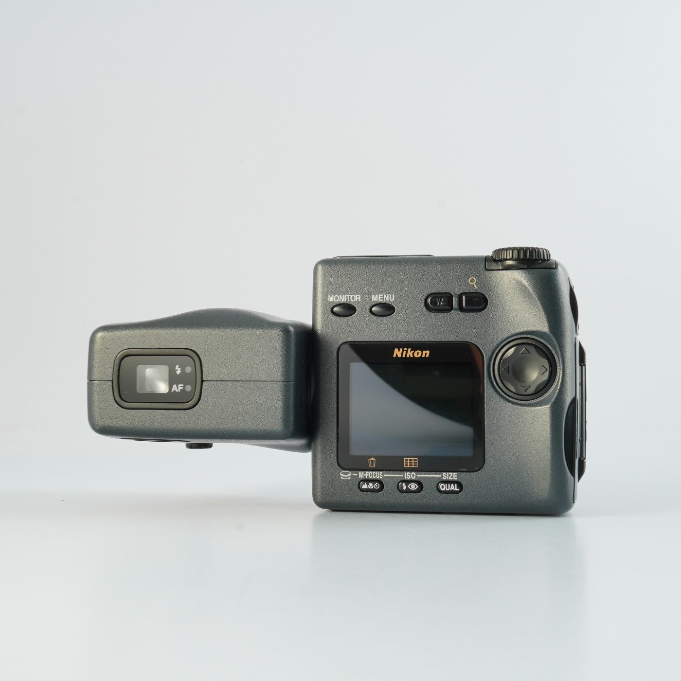 Nikon Coolpix 990 + CF 256MB コンパクトデジタルカメラ