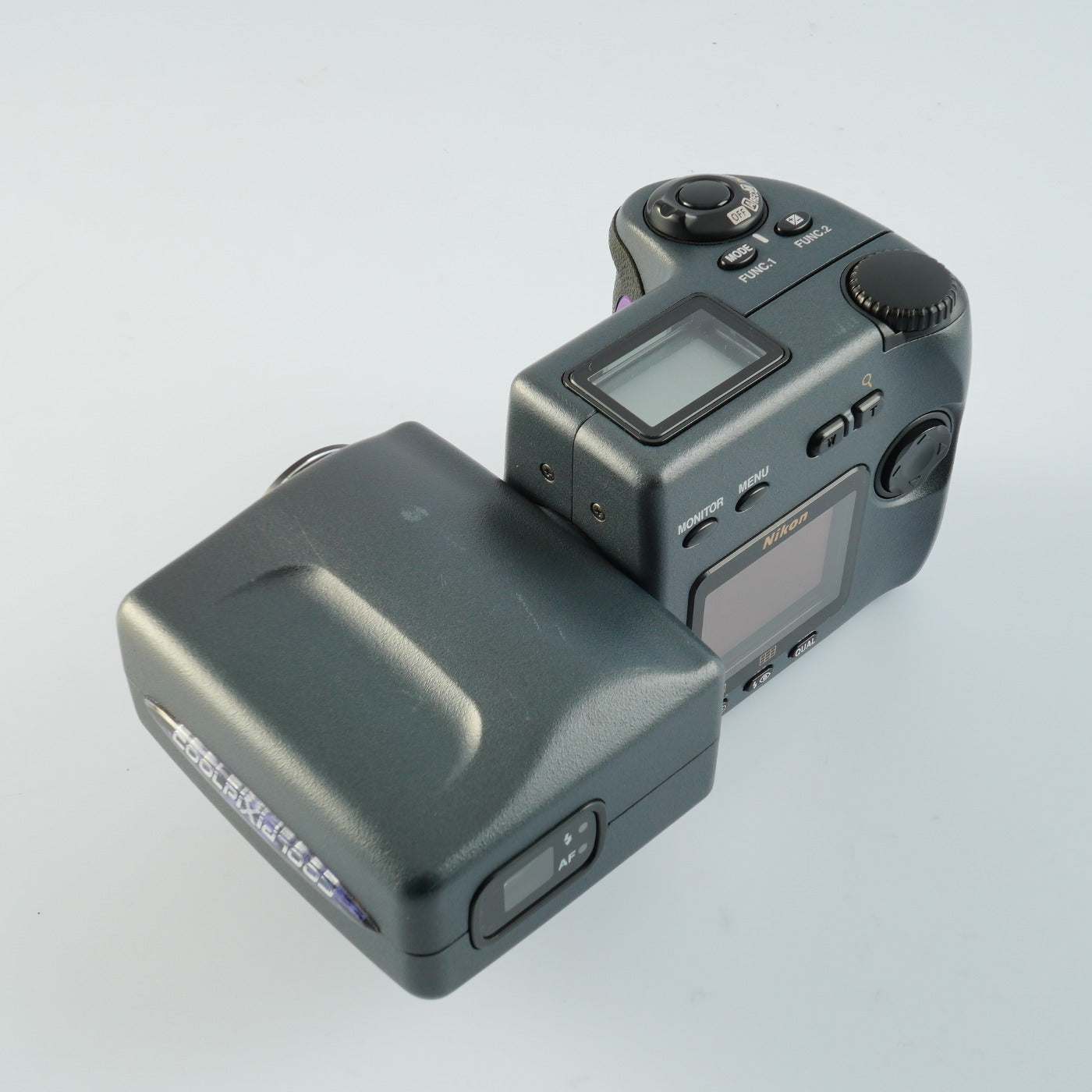 Nikon Coolpix 990 + CF 256MB コンパクトデジタルカメラ