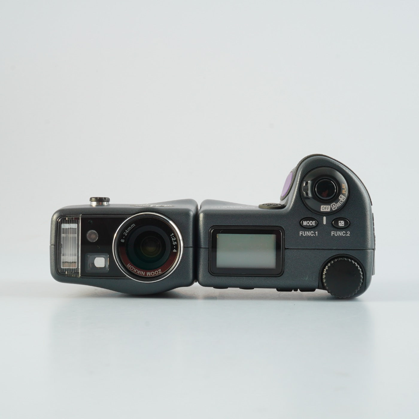 Nikon Coolpix 990 + CF 256MB コンパクトデジタルカメラ