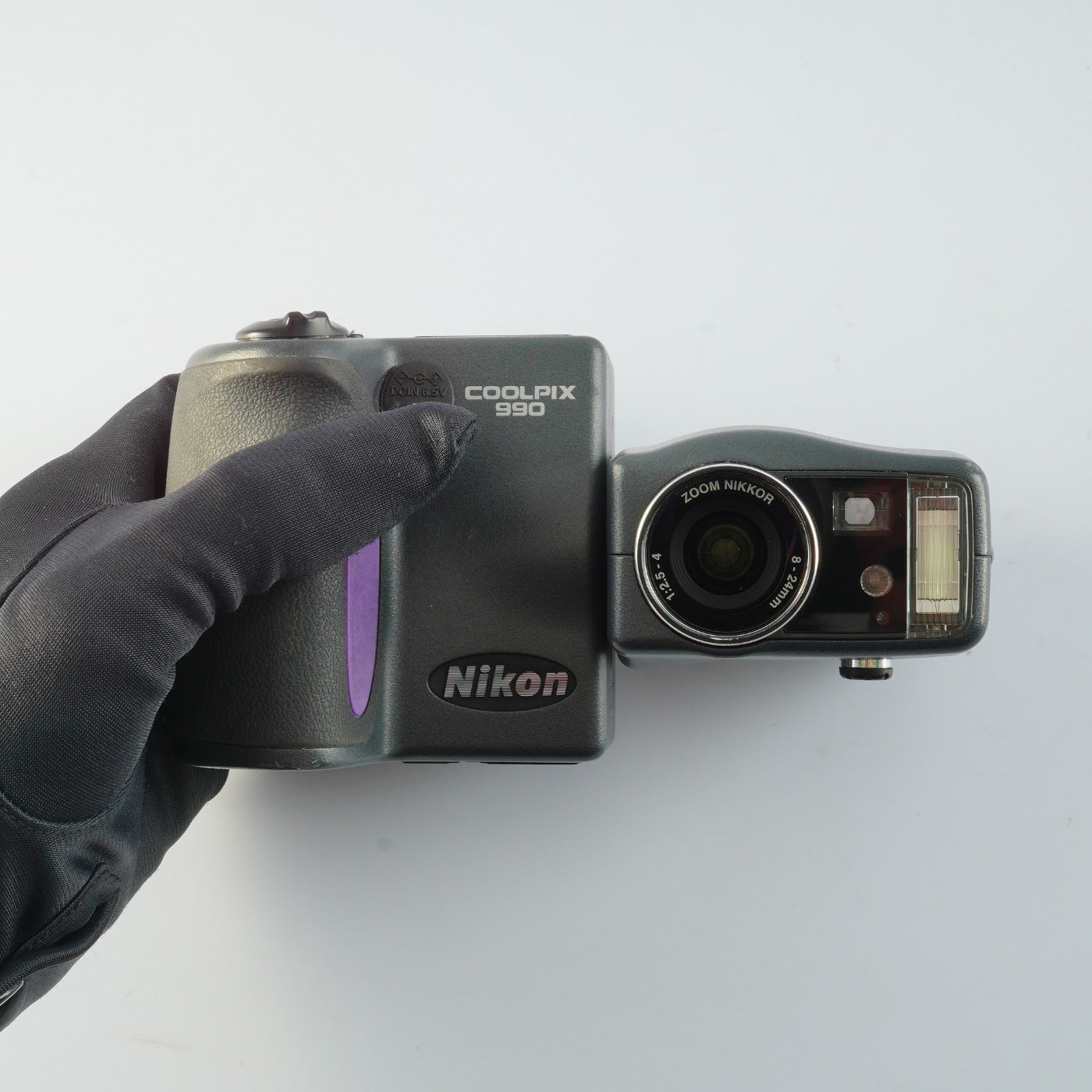 Nikon Coolpix 990 コンパクトデジタルカメラ