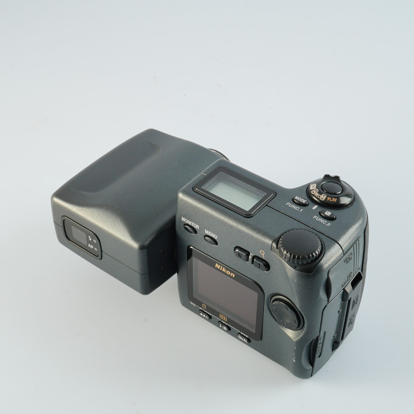 Nikon Coolpix 990 コンパクトデジタルカメラ