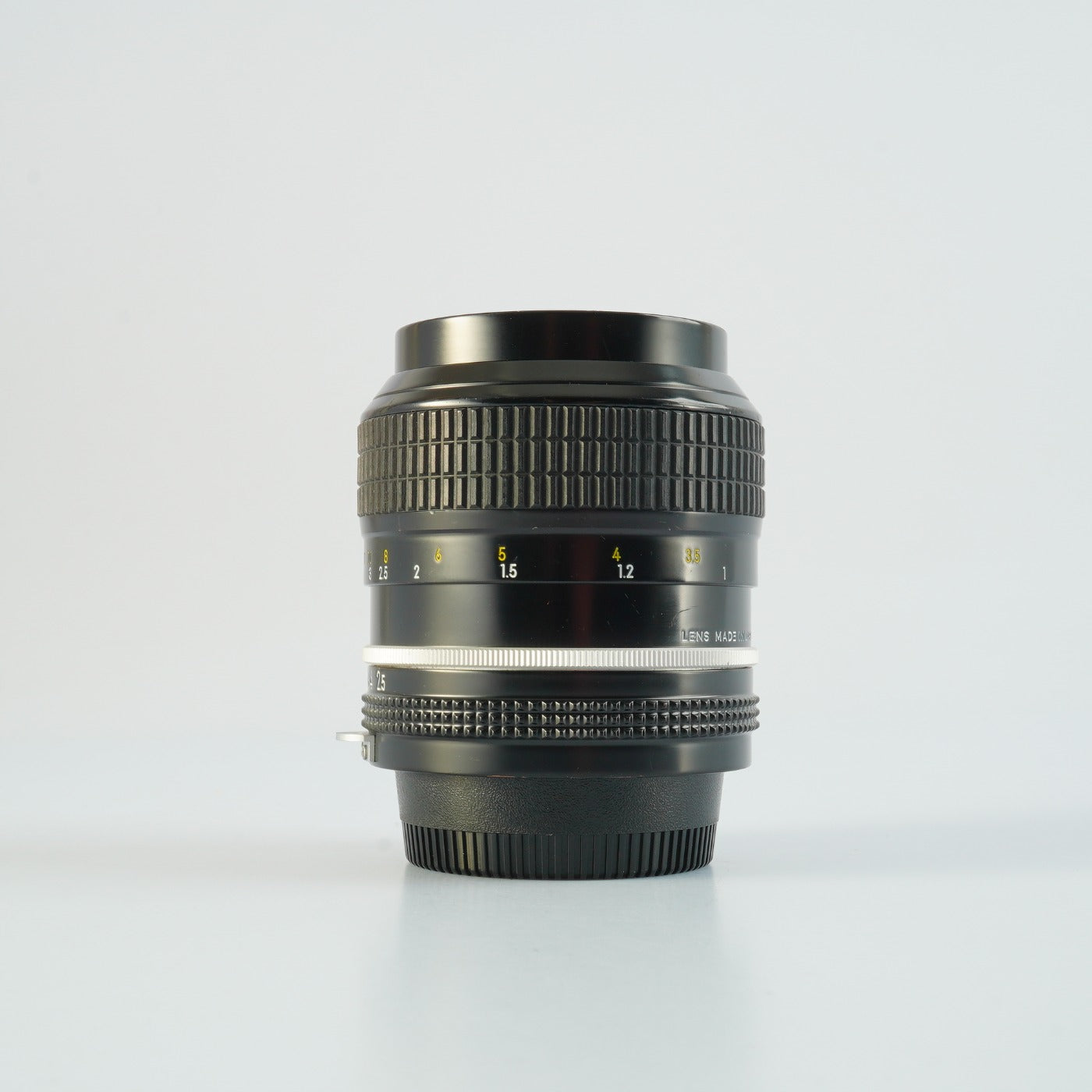 Nikon 非Ai Nikkor 105mm F/2.5 単焦点レンズ