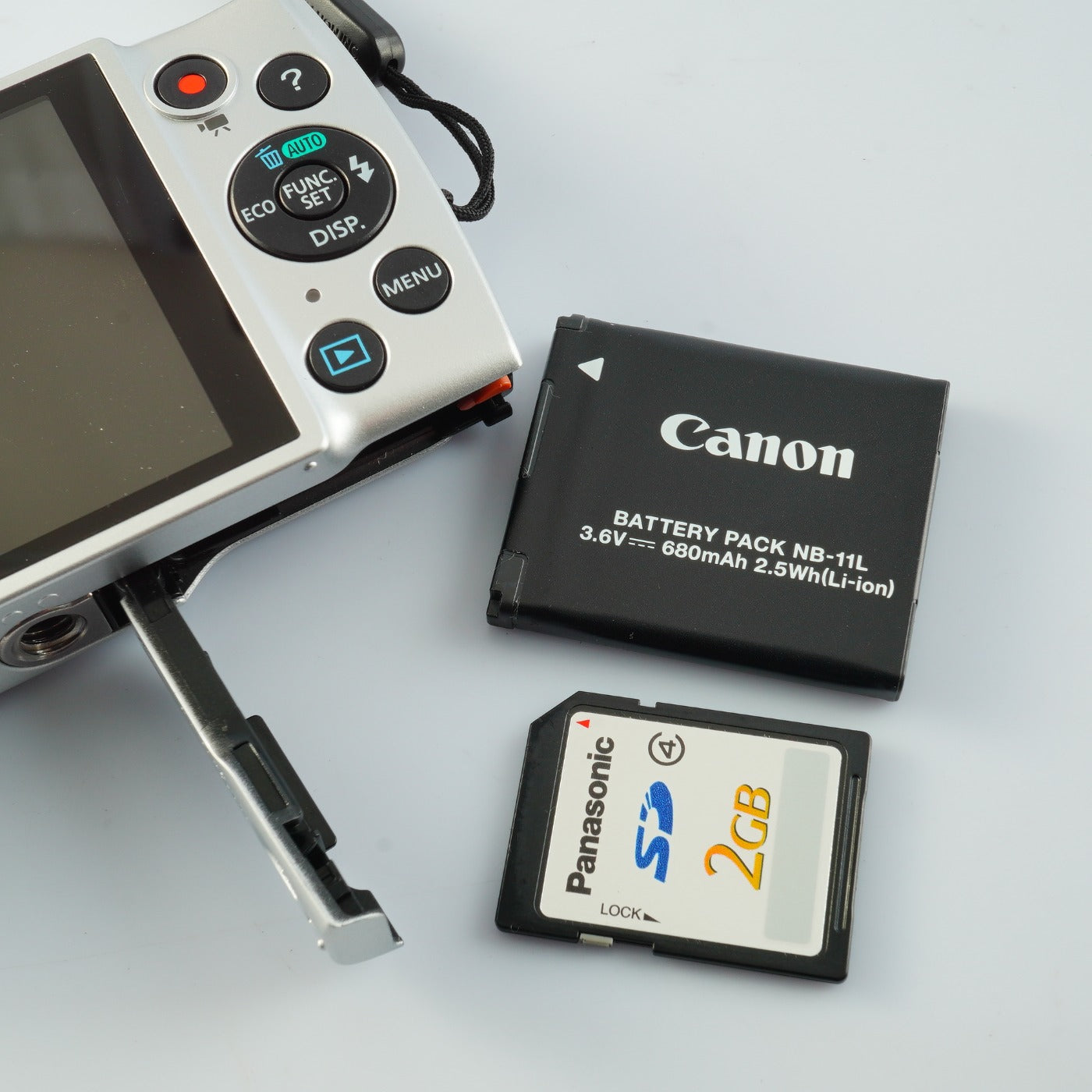 Canon PowerShot A2600 Silver + SD 2GB コンパクトデジタルカメラ