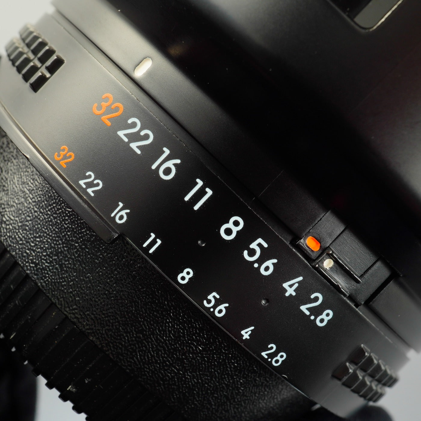 Nikon AF MICRO NIKKOR 105mm F/2.8 マクロレンズ