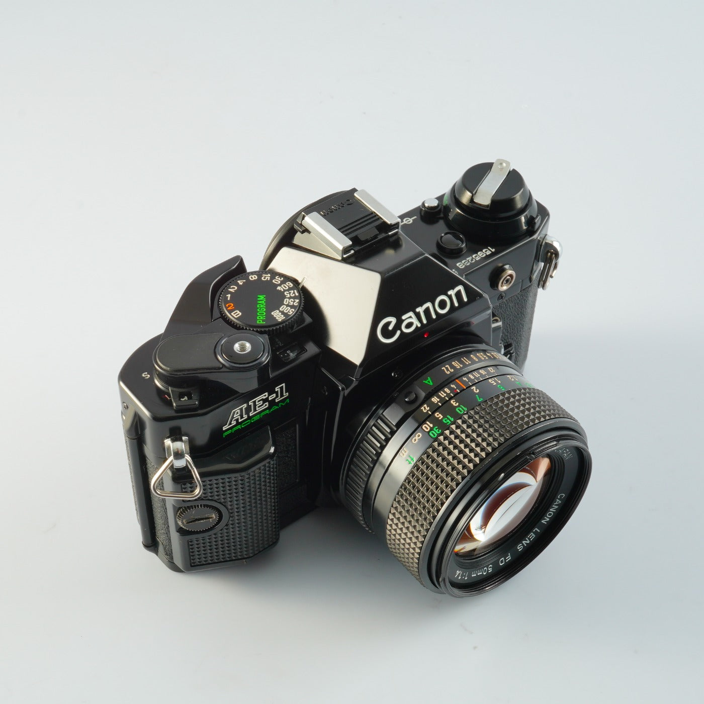 【SERVICED】 Canon AE-1 Program Black + New FD 50mm F/1.4 MF フィルム一眼レフカメラ