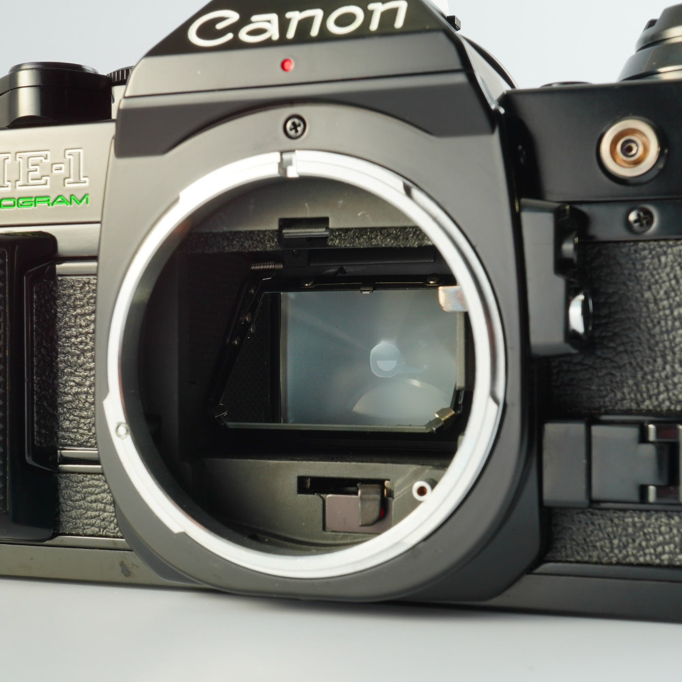 【SERVICED】 Canon AE-1 Program Black + New FD 50mm F/1.4 MF フィルム一眼レフカメラ