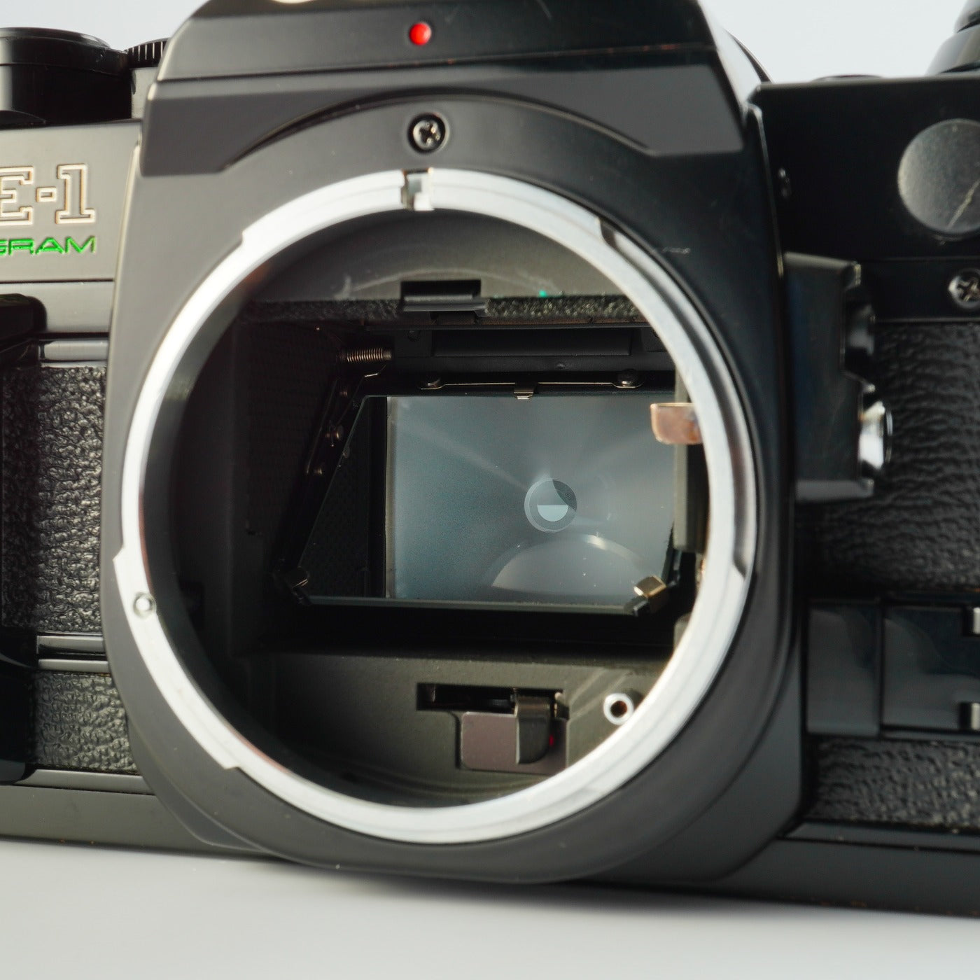【SERVICED】 Canon AE-1 Program Black + New FD 50mm F/1.4 MF フィルム一眼レフカメラ