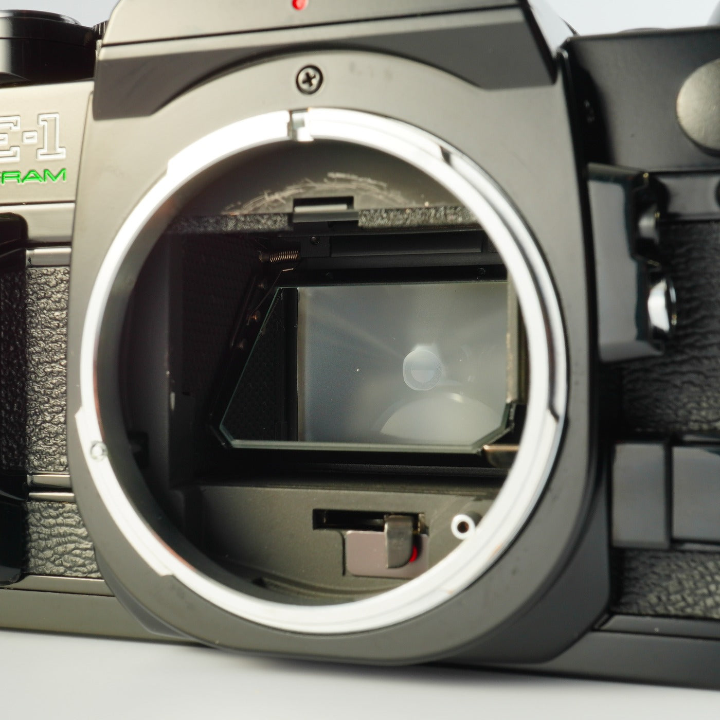 【SERVICED】 Canon AE-1 Program Black + New FD 50mm F/1.4 MF フィルム一眼レフカメラ