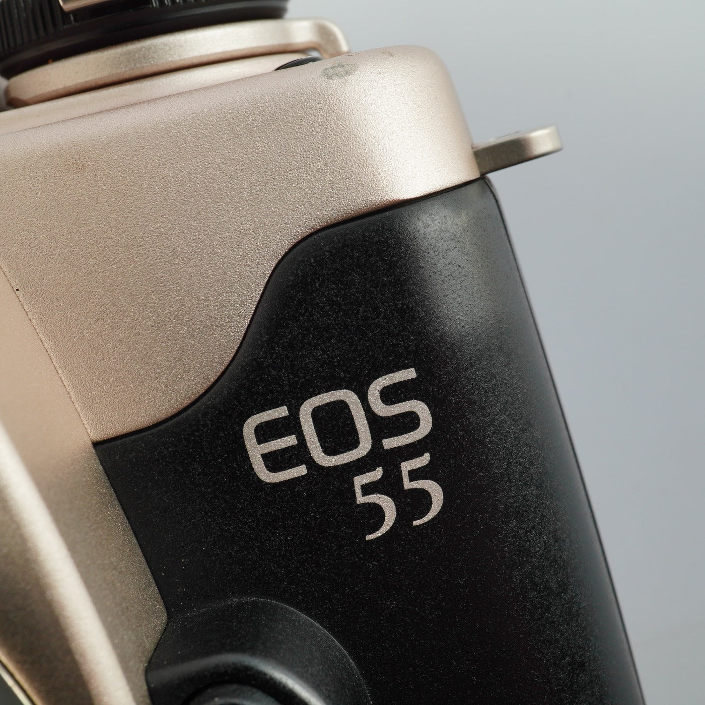 Canon EOS 55 (ELAN II) Gold ＋ SIGMA 28-80mm F/3.5-5.6 Ⅱ MACRO ASPHERICAL AF AF フィルム一眼レフカメラ