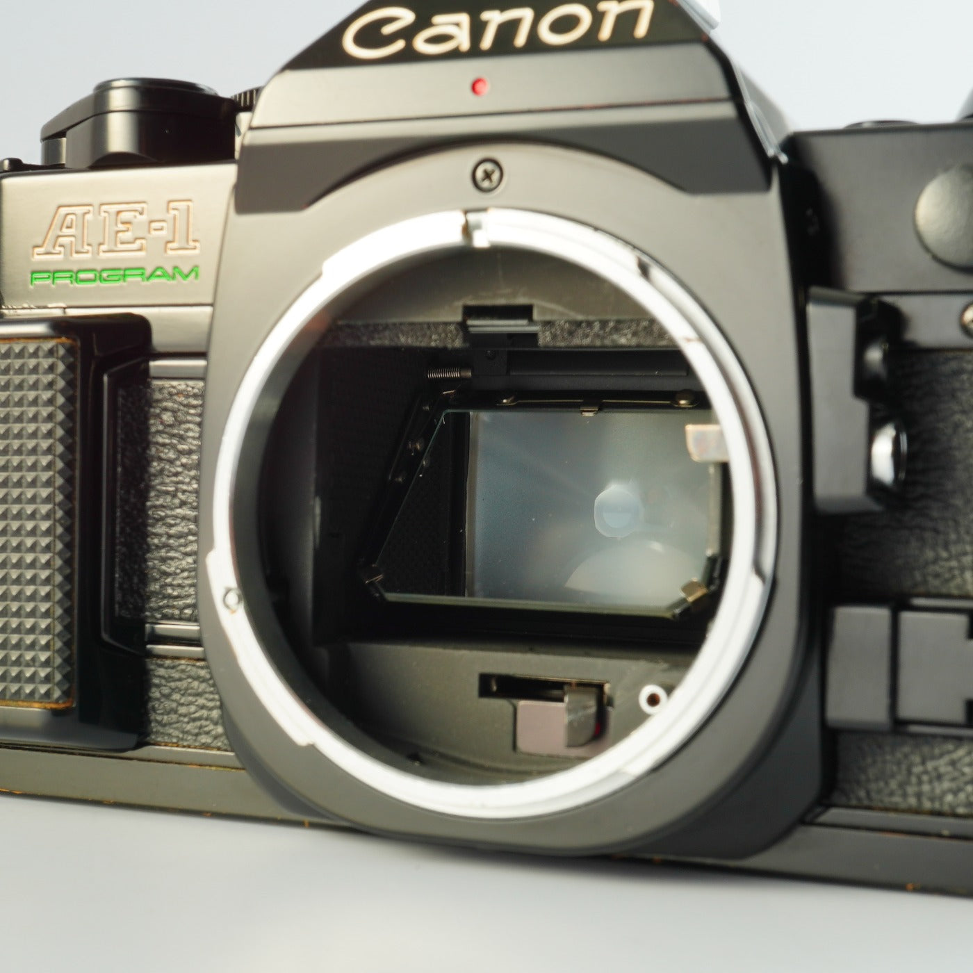 【SERVICED】 Canon AE-1 Program Black + New FD 50mm F/1.4 MF フィルム一眼レフカメラ
