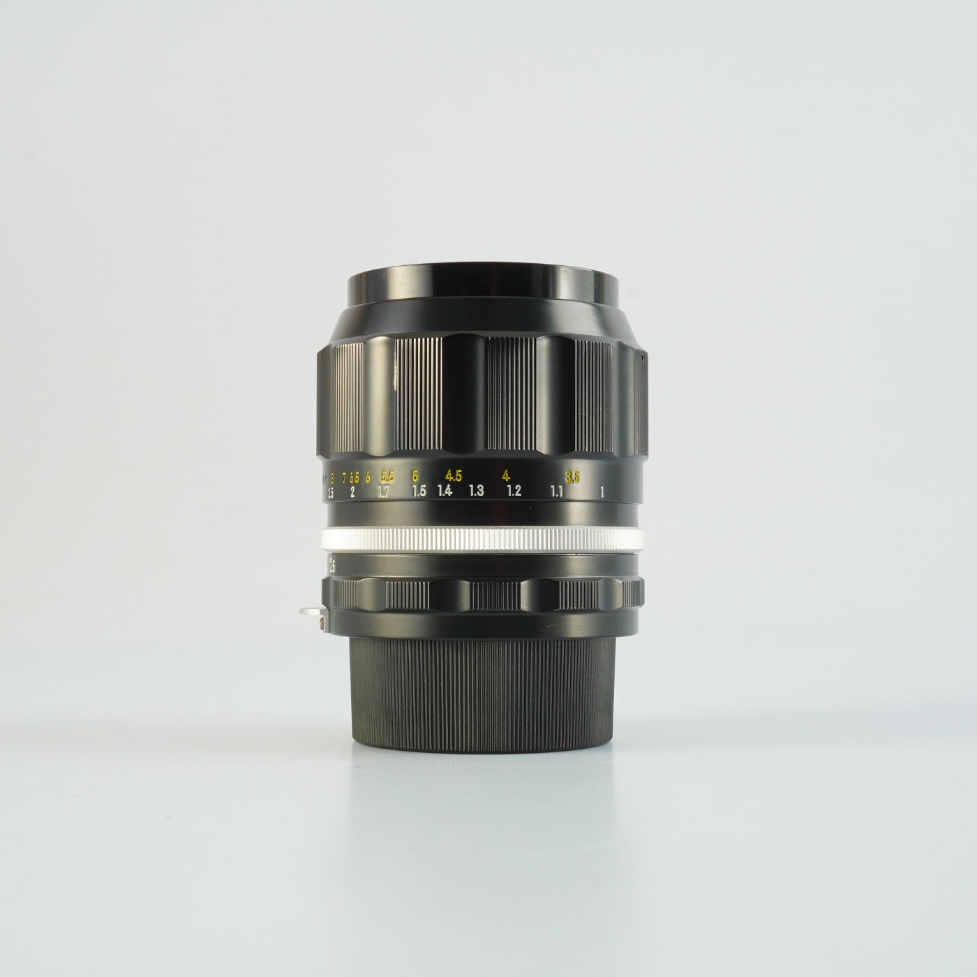 【Serviced】 Nikon 非Ai NIKKOR-P.C Auto 105mm F/2.5 単焦点レンズ