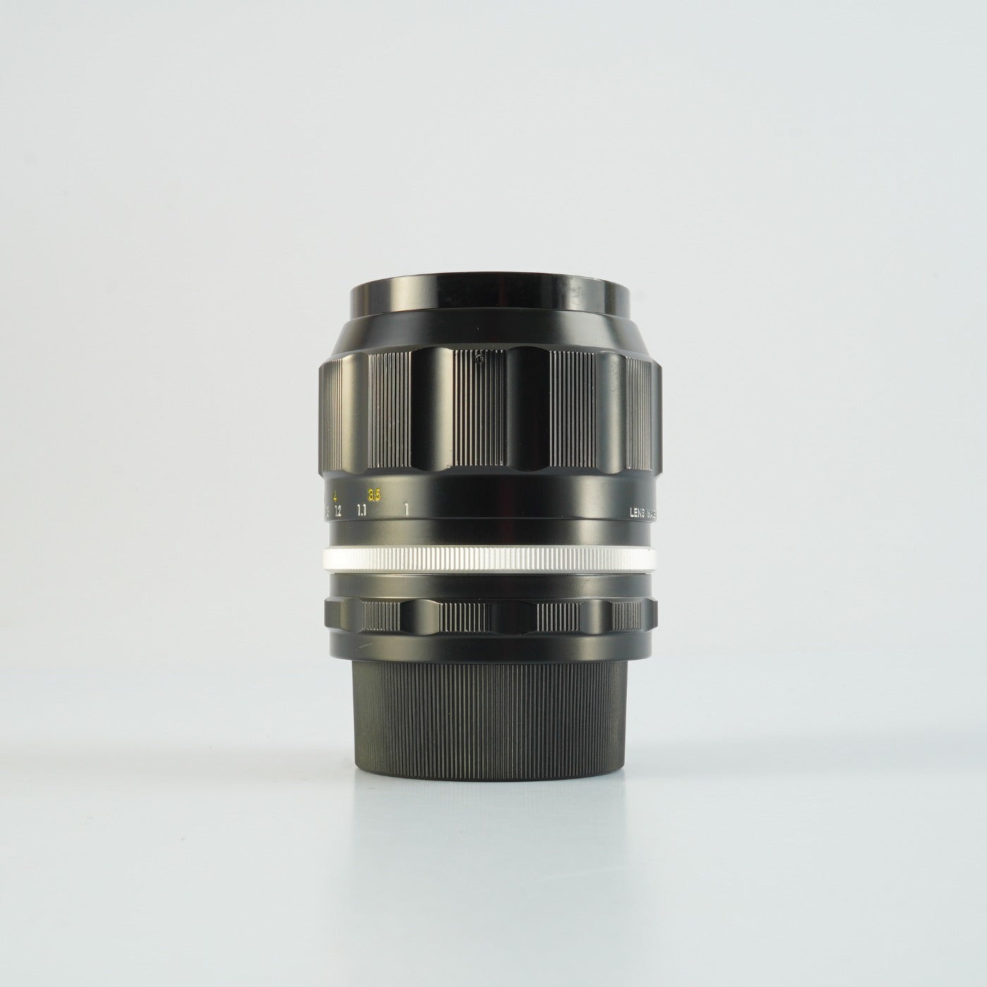 【Serviced】 Nikon 非Ai NIKKOR-P.C Auto 105mm F/2.5 単焦点レンズ