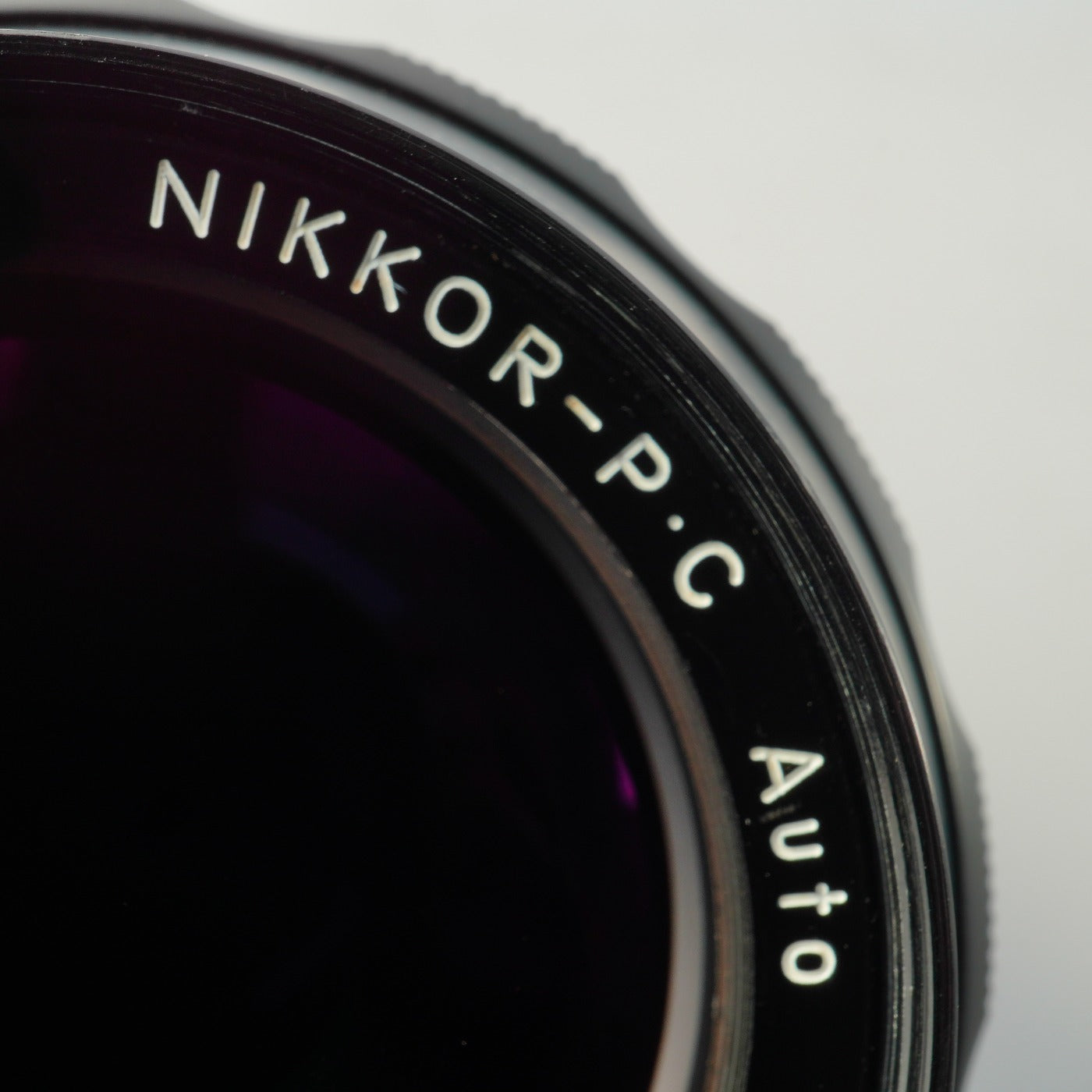【Serviced】 Nikon 非Ai NIKKOR-P.C Auto 105mm F/2.5 単焦点レンズ