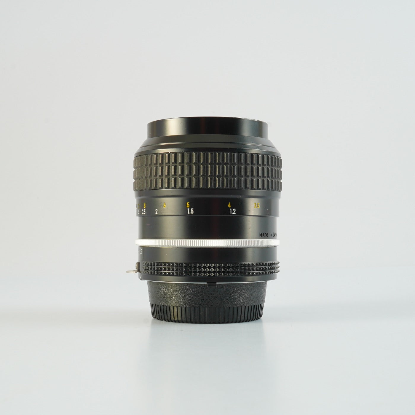 【Serviced】 Nikon Ai NIKKOR 105mm F/2.5 単焦点レンズ