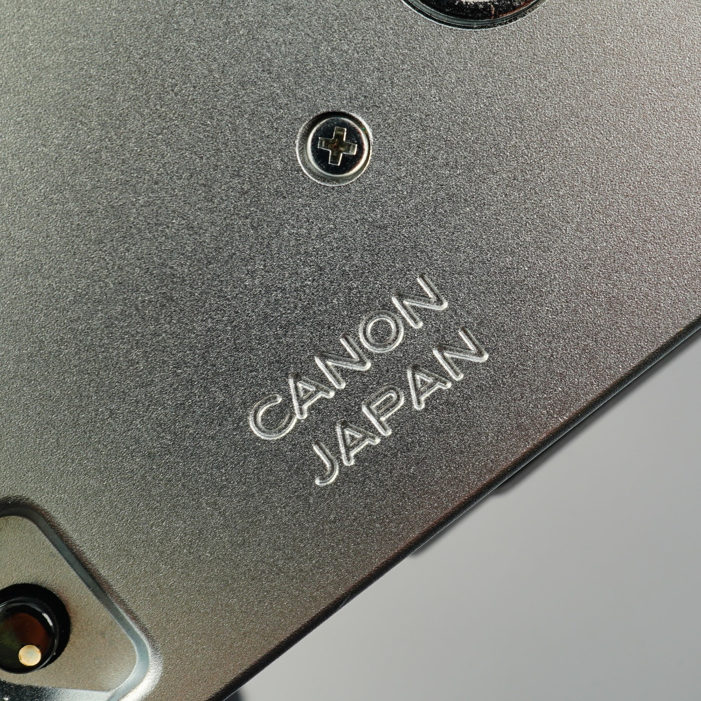 【SERVICED】 Canon AE-1 Program Black + New FD 50mm F/1.4 MF フィルム一眼レフカメラ
