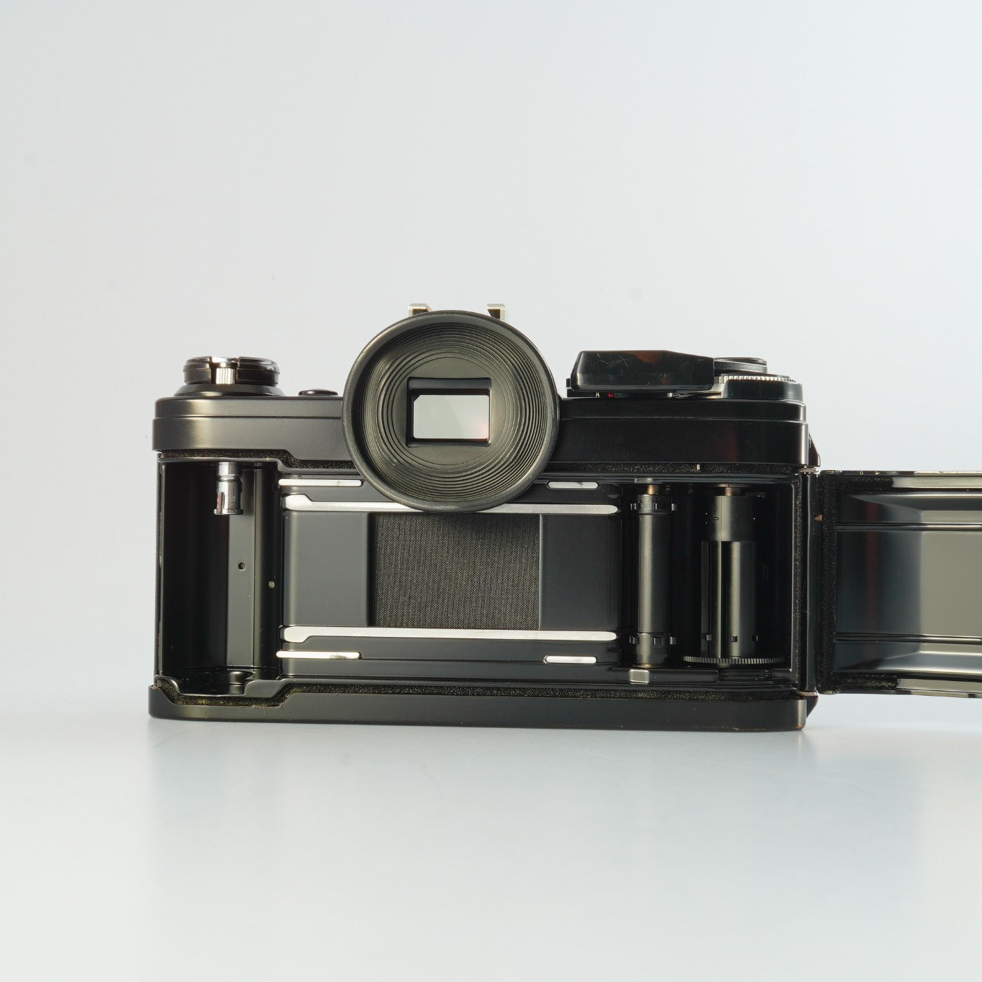 Canon AE-1 Black + FD 50mm F/1.4 S.S.C. MF フィルム一眼レフカメラ