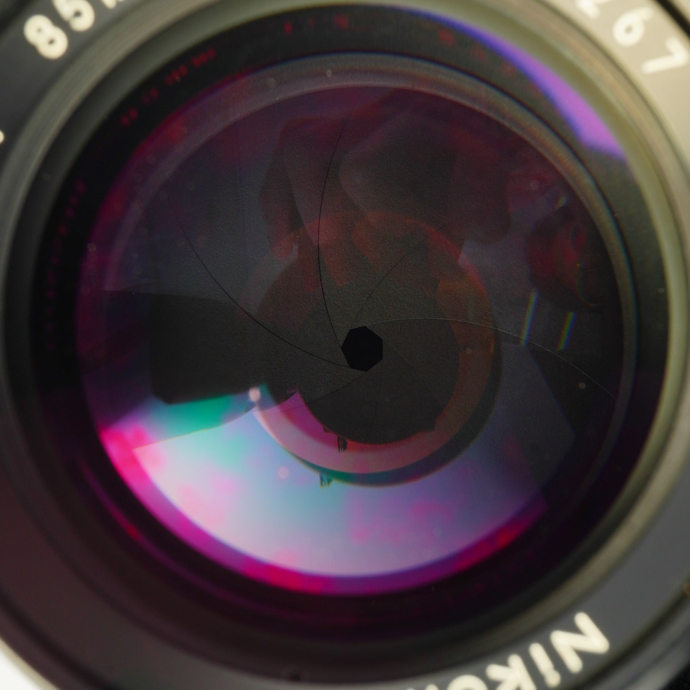 【Overhauled】 Nikon Ai-S NIKKOR 85mm F/2 単焦点レンズ