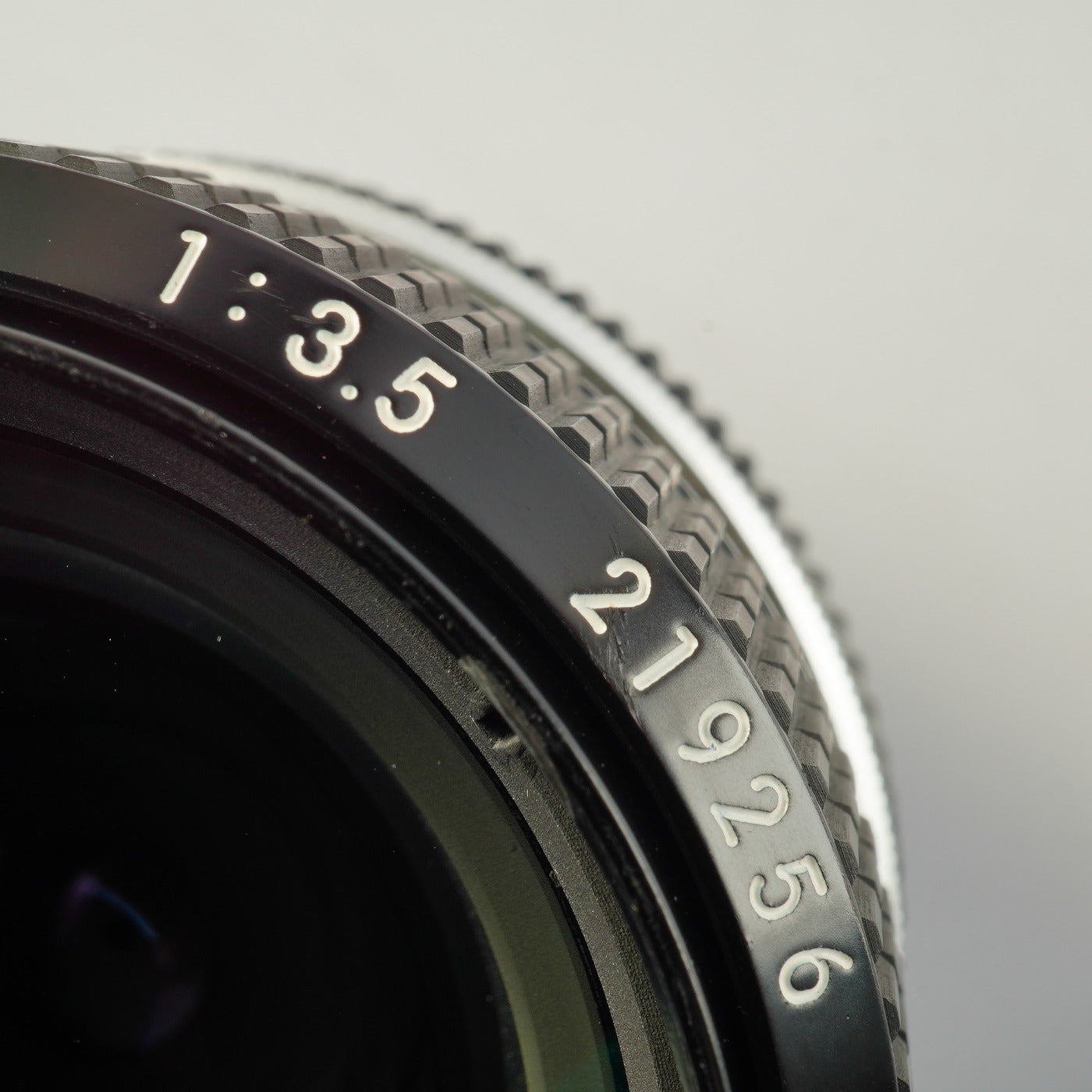 Nikon 非Ai NIKKOR 28mm F/3.5 単焦点レンズ