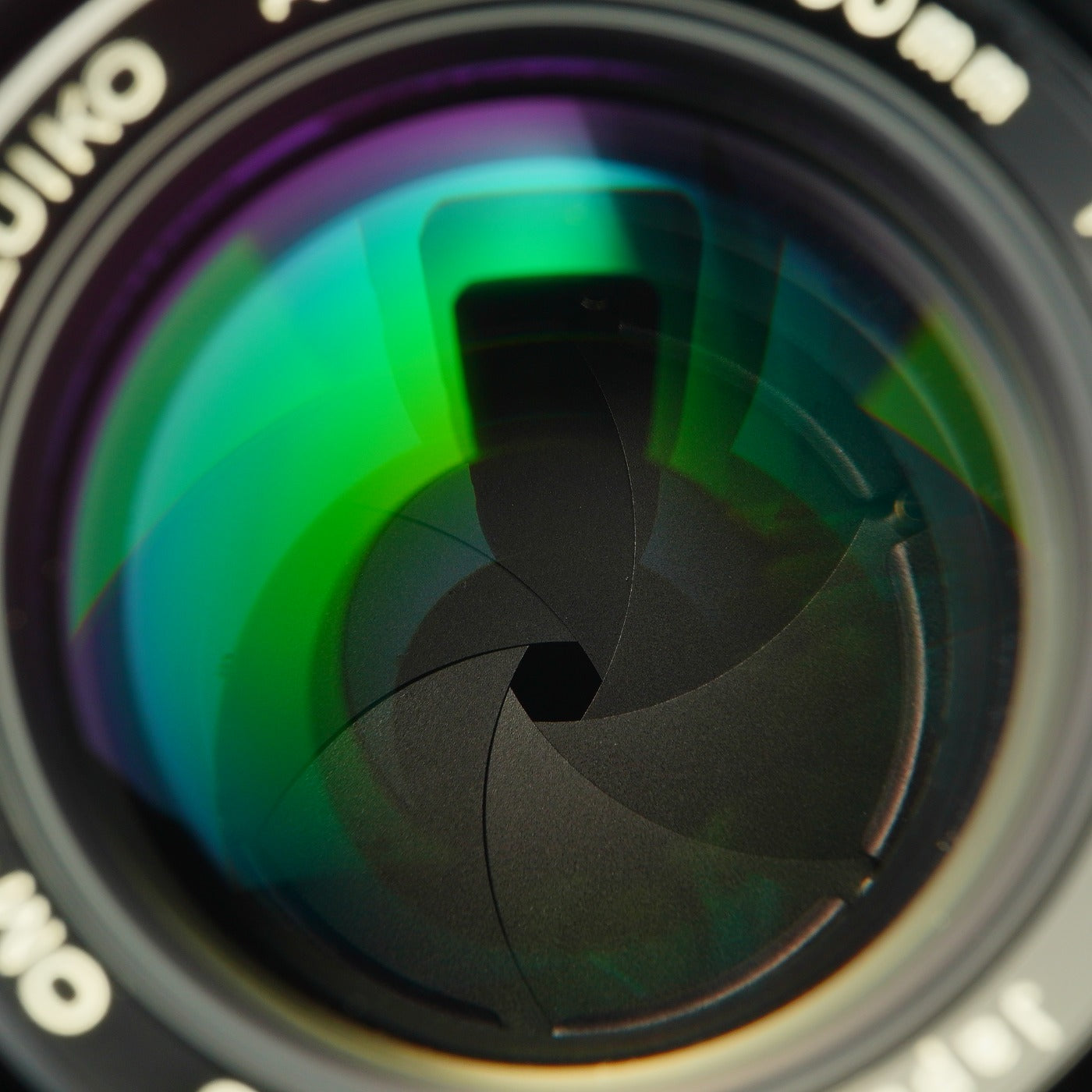 OLYMPUS OM-SYSTEM ZUIKO AUTO-T 100mm F/2.8 単焦点レンズ